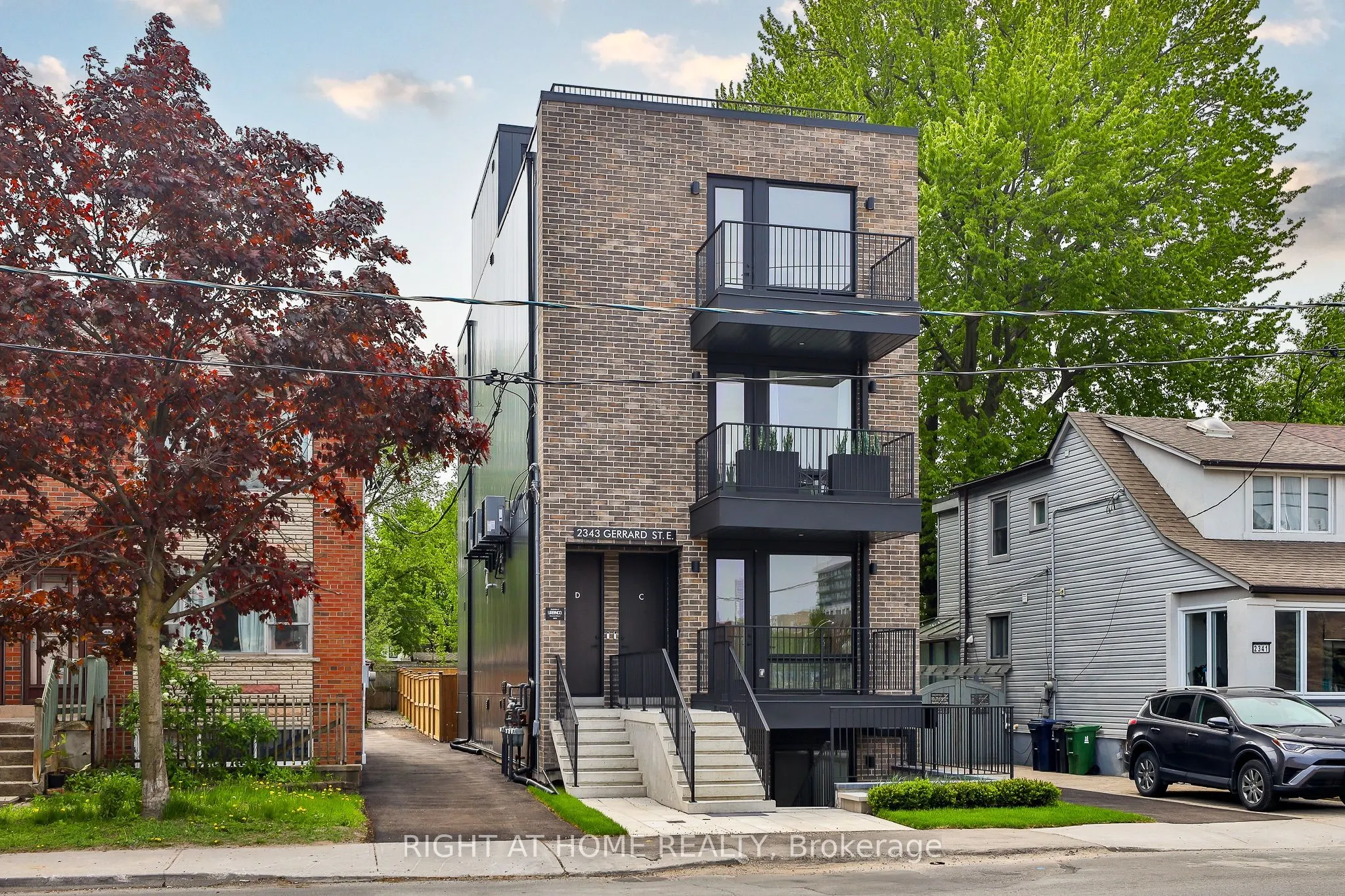 2343 Gerrard Street E, #Centre