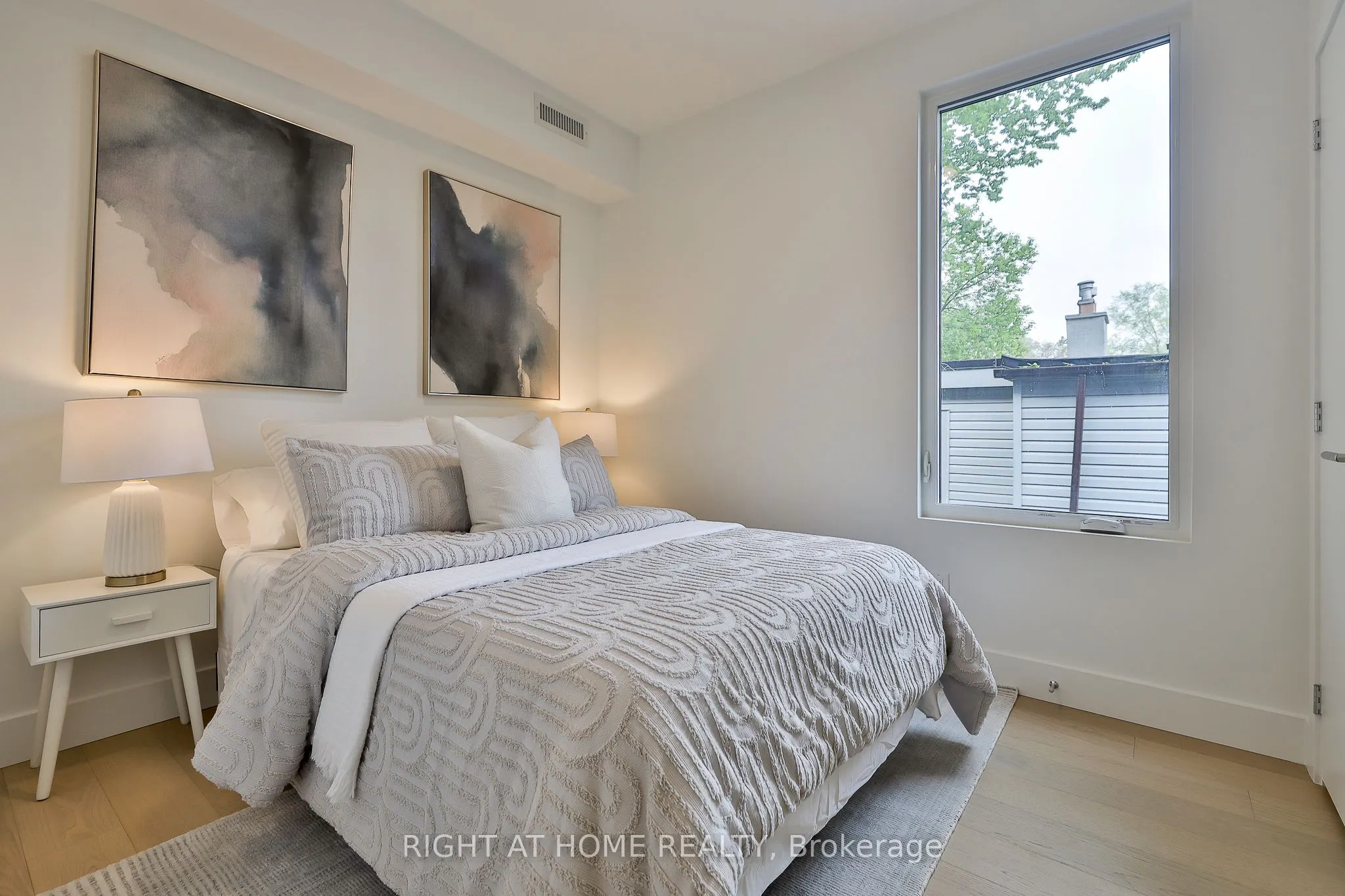 2343 Gerrard Street E, #Centre