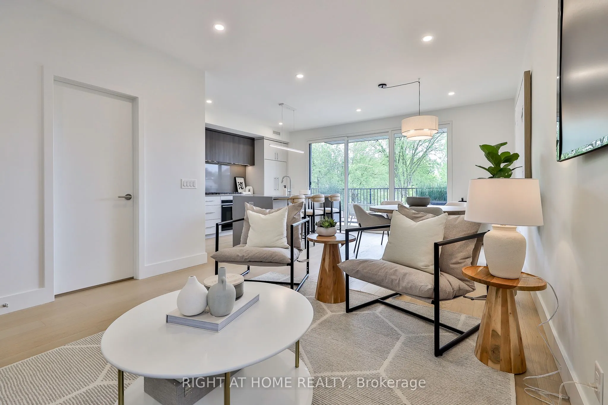 2343 Gerrard Street E, #Centre