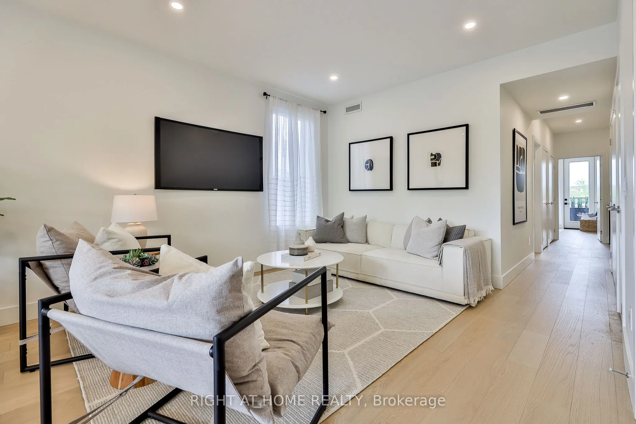 2343 Gerrard Street E, #Centre
