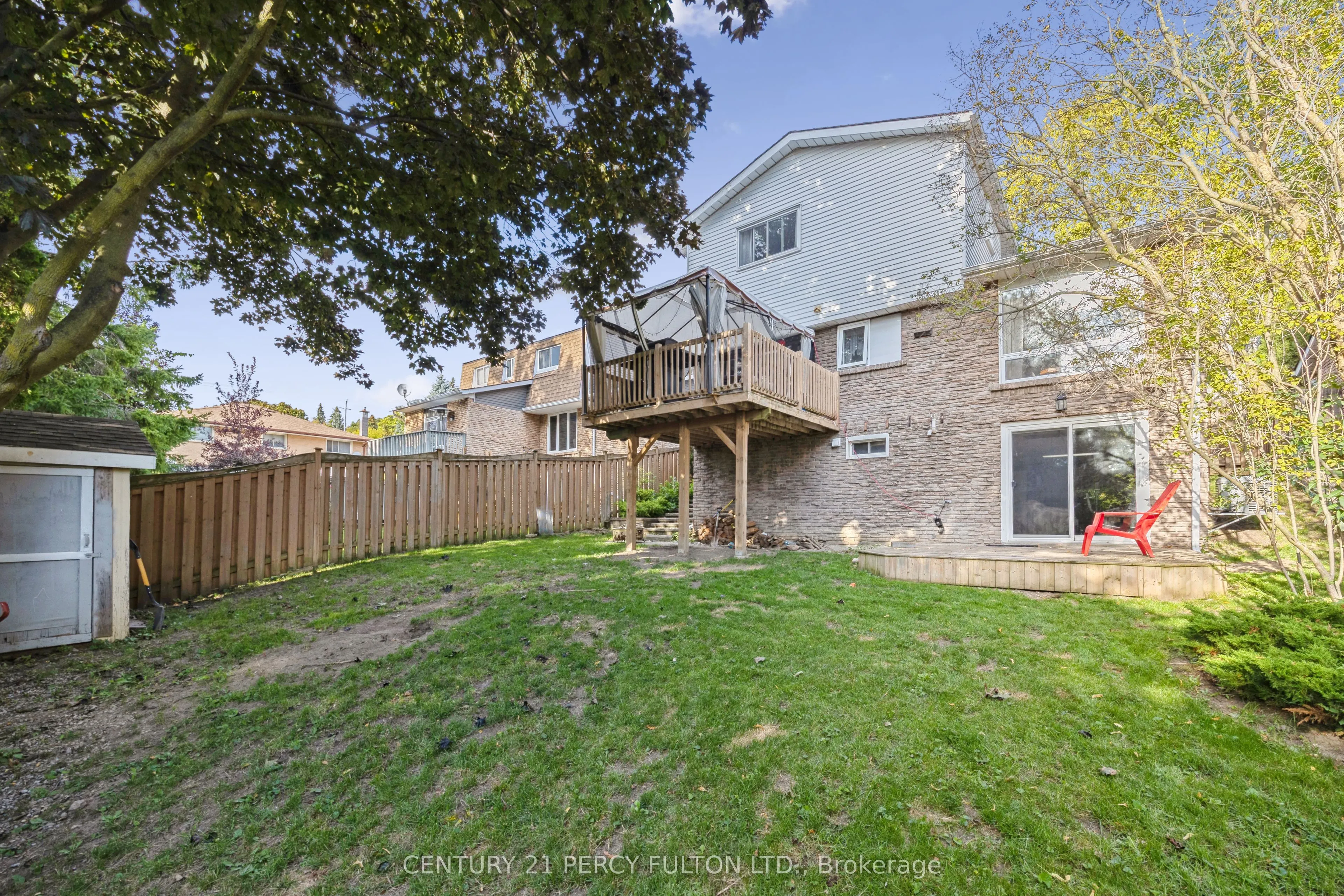 232 Grandview Street S