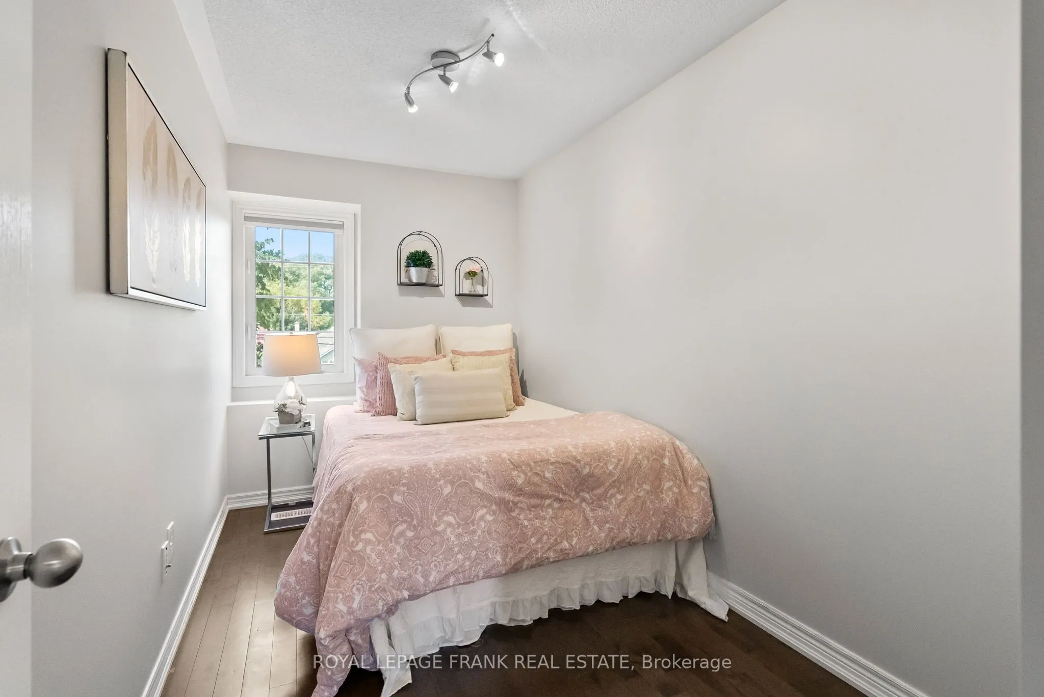 735 Sheppard Avenue, #31