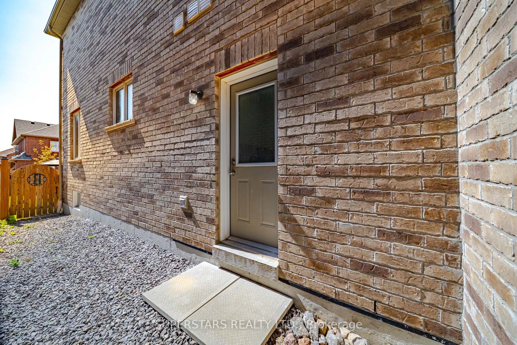 988 Wrenwood Drive