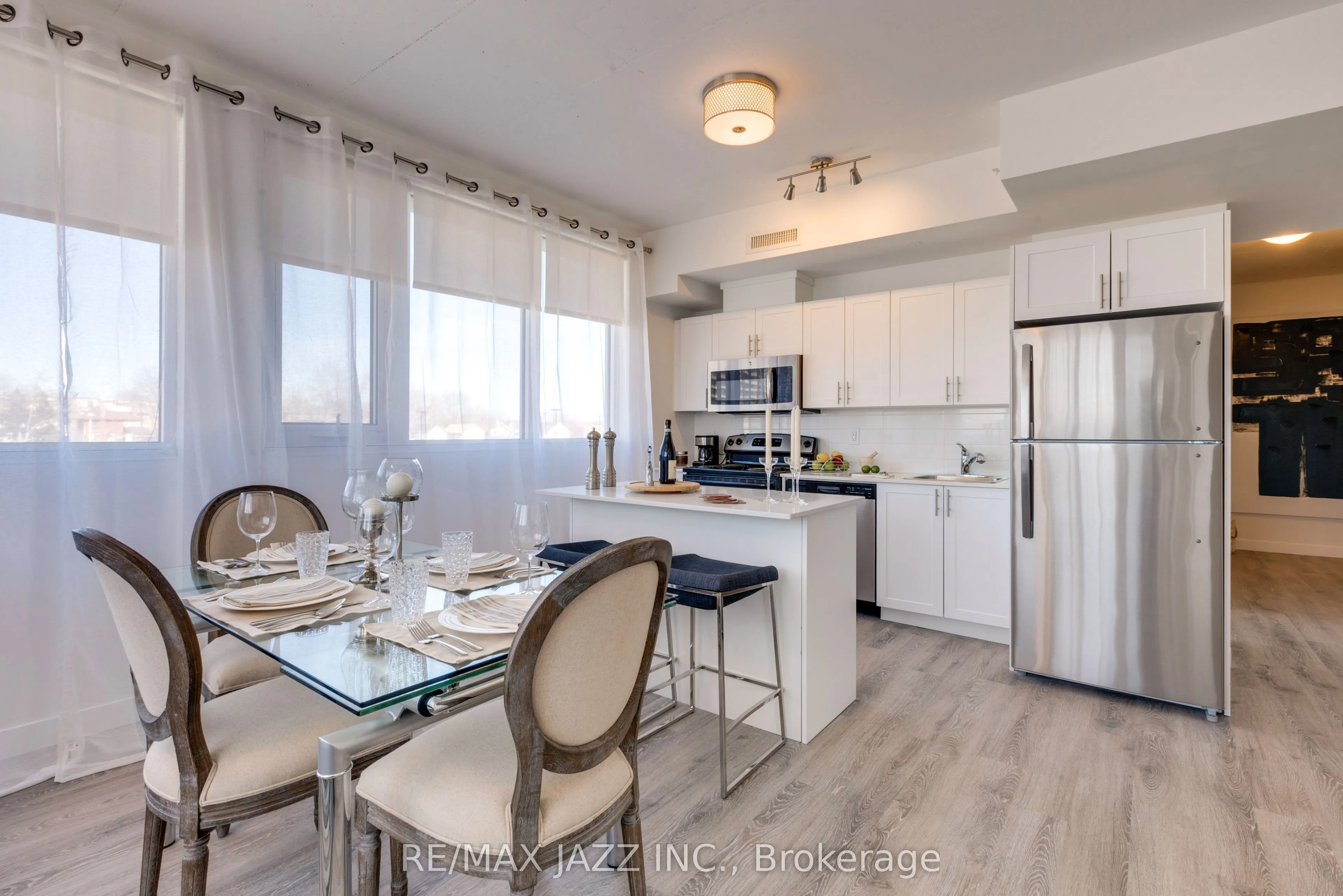100 Bond Street E, #1014