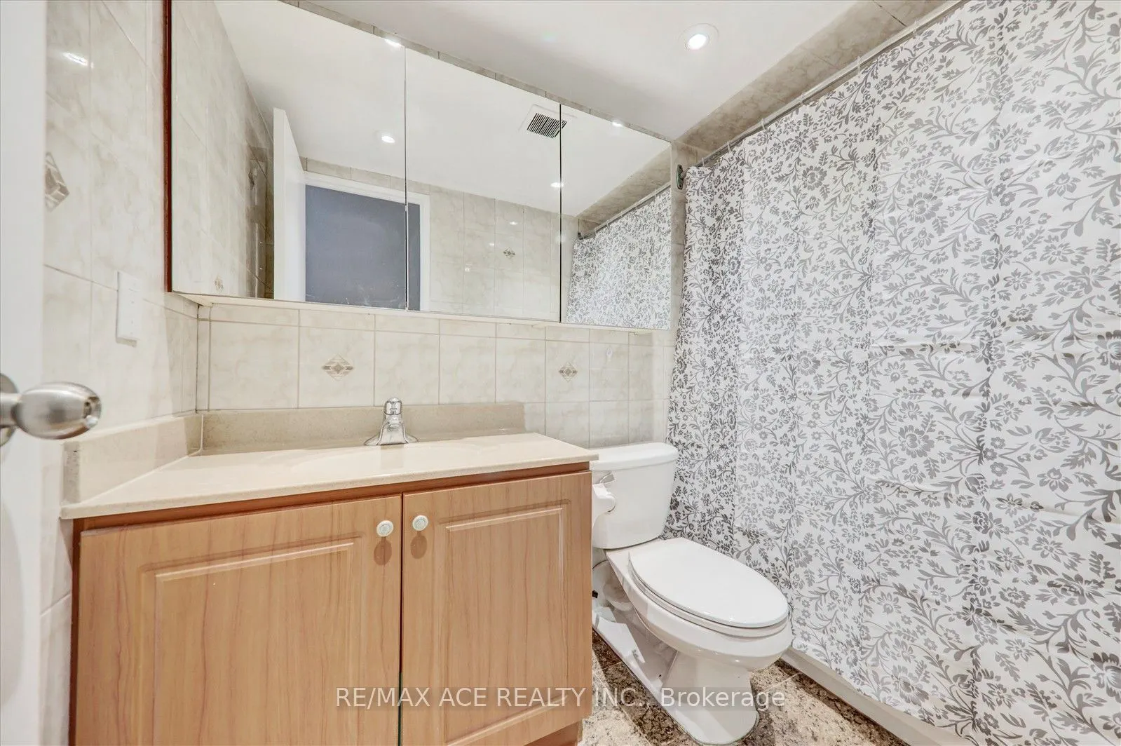 1250 Bridletowne Circle, #1204