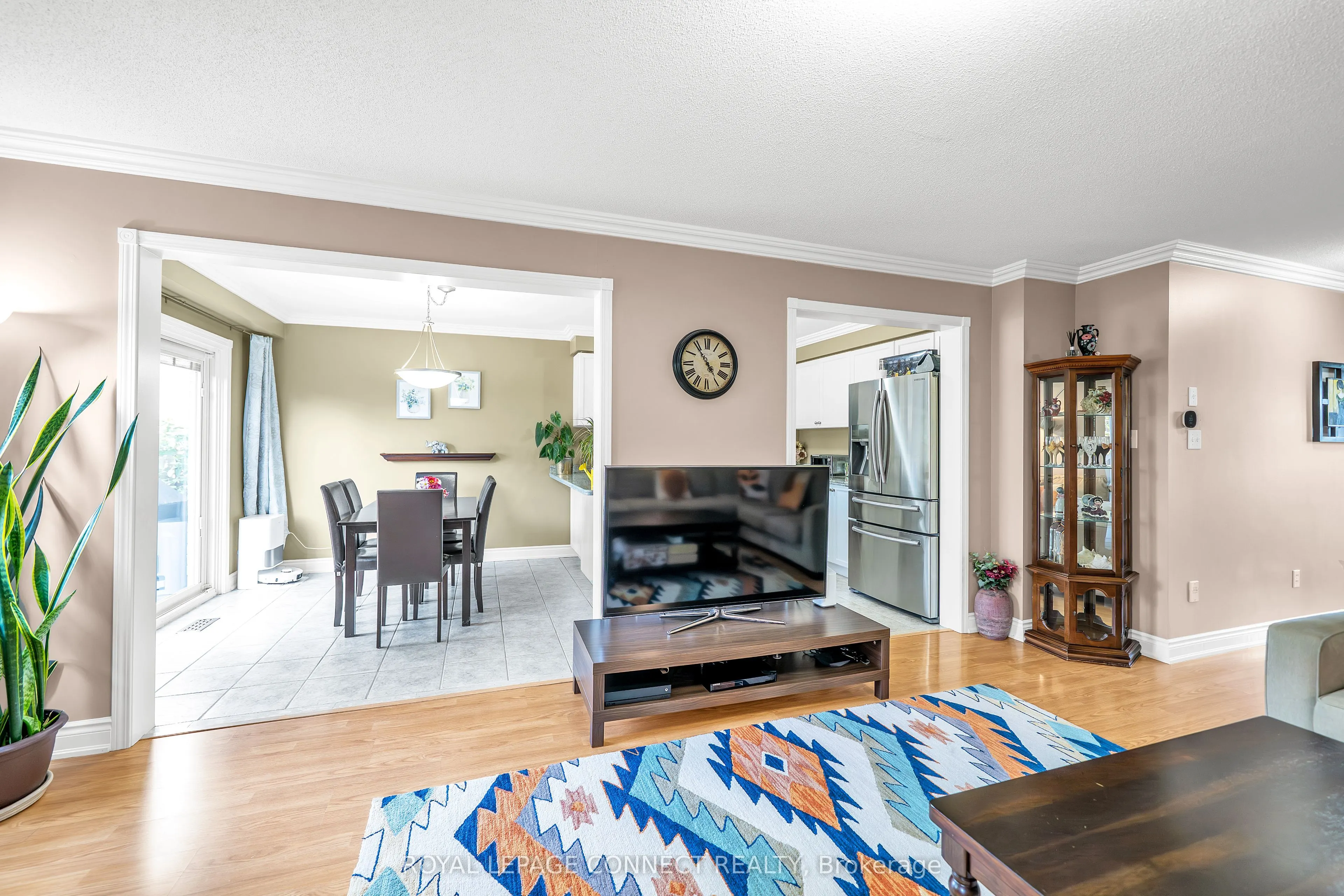 4 Lonsdale Court