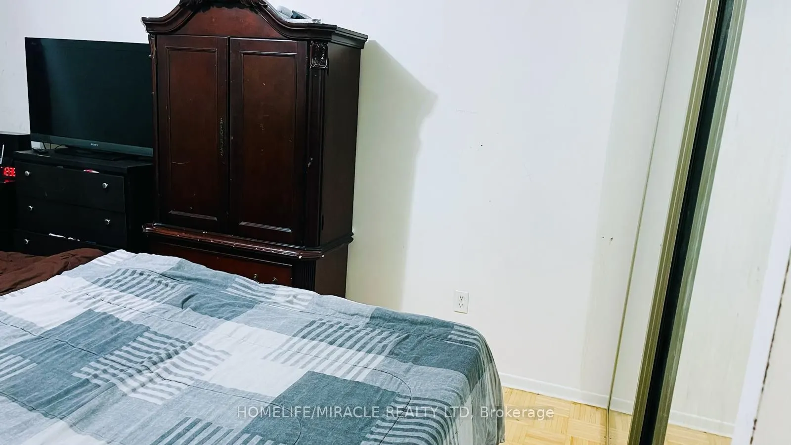 5 Massey Square, #1108