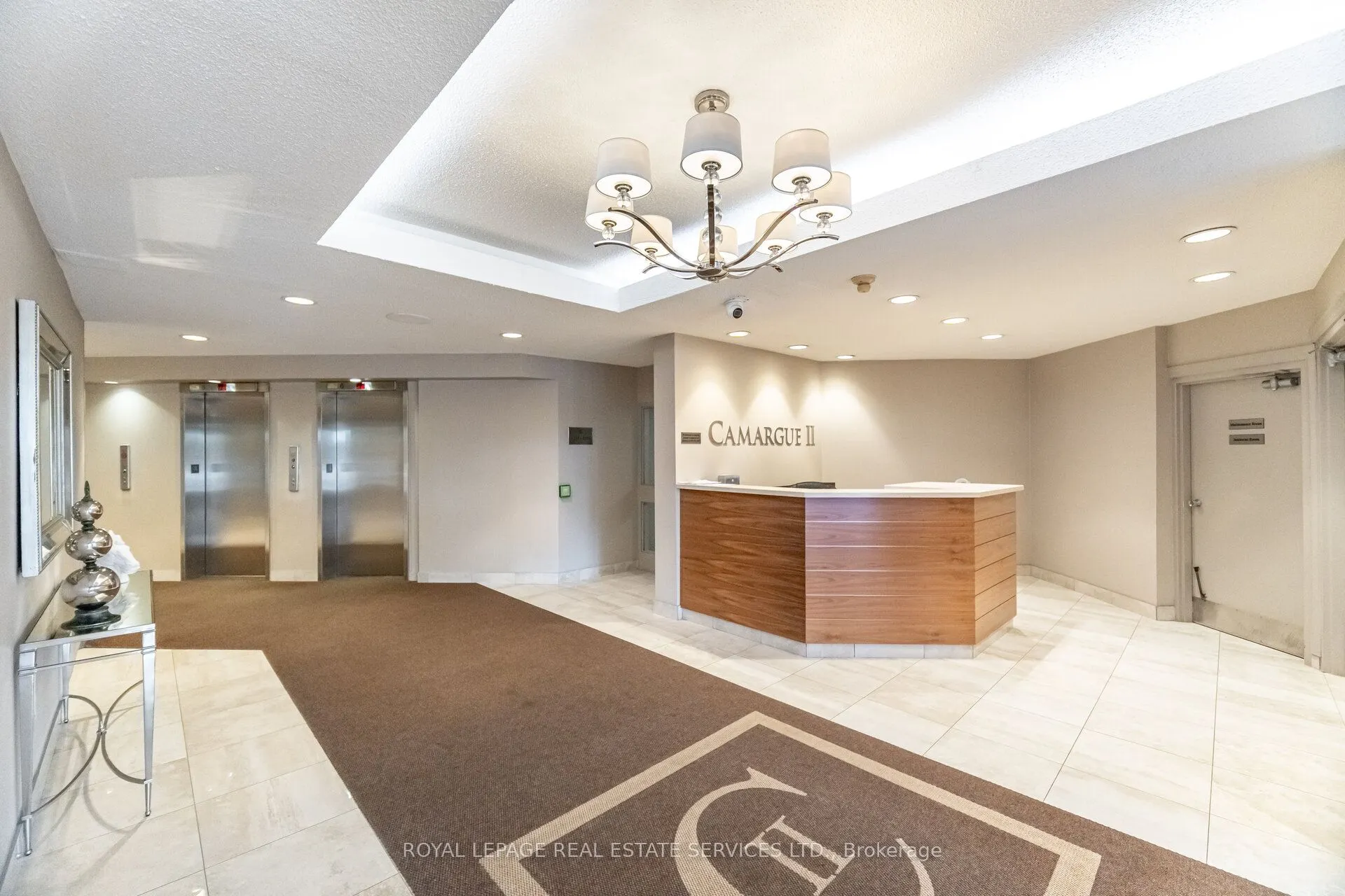 20 Dean Park Road, #1102