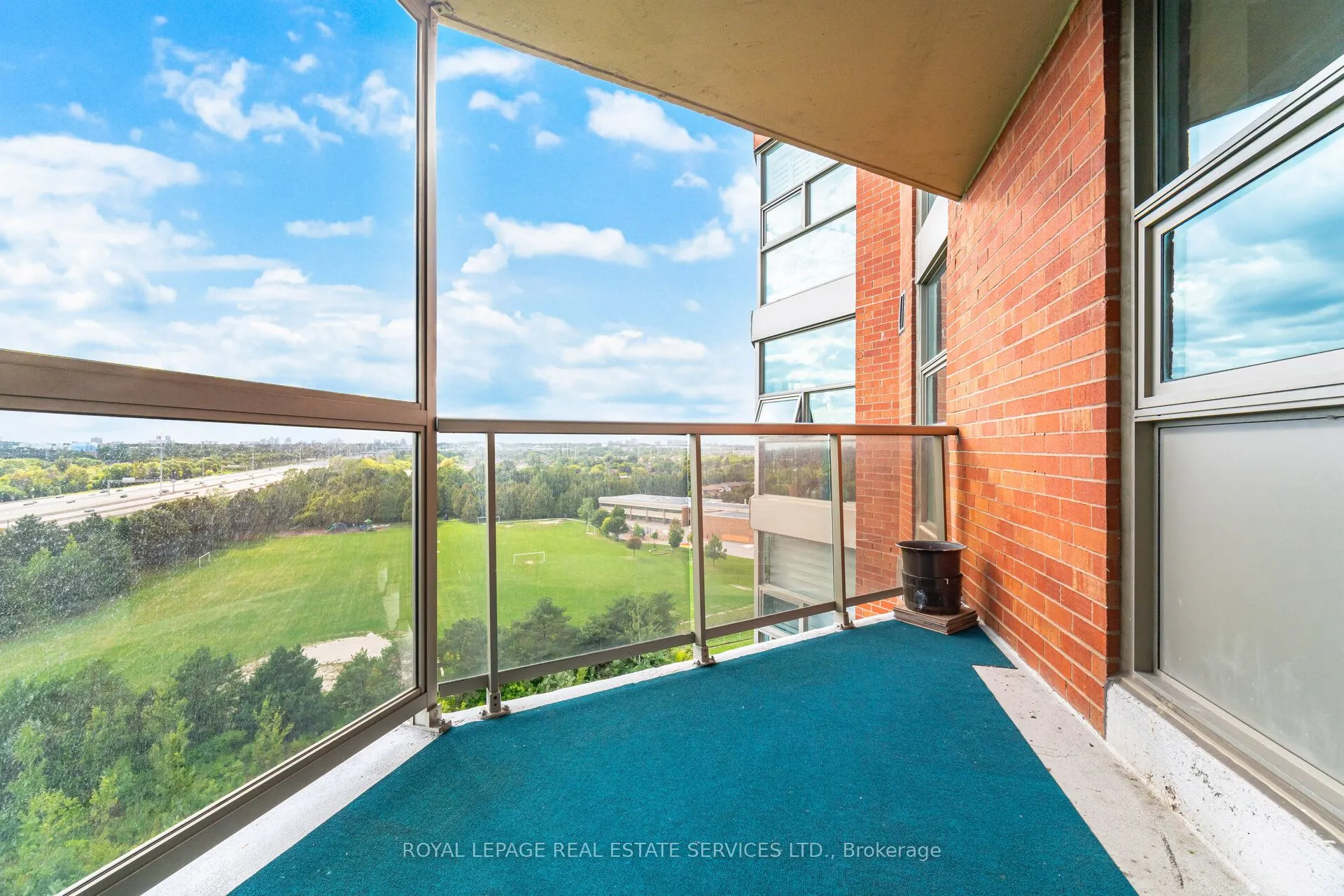 20 Dean Park Road, #1102