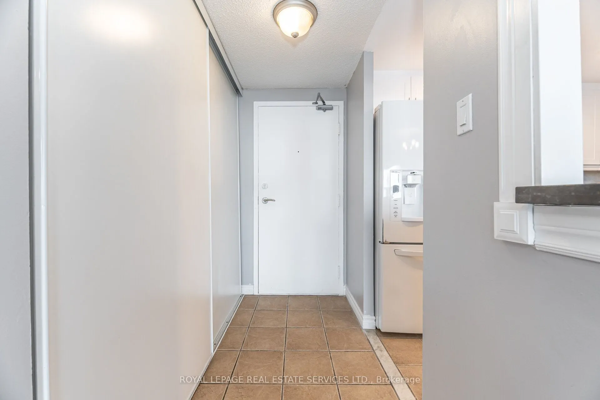 20 Dean Park Road, #1102