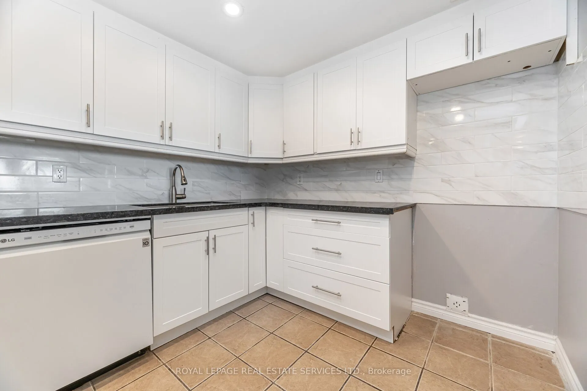 20 Dean Park Road, #1102