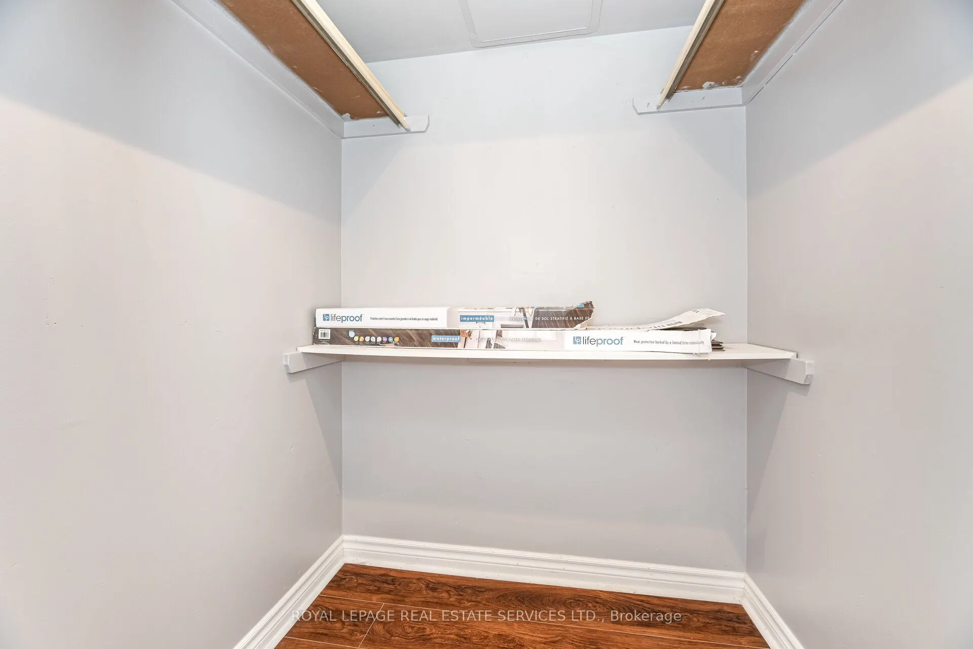 20 Dean Park Road, #1102