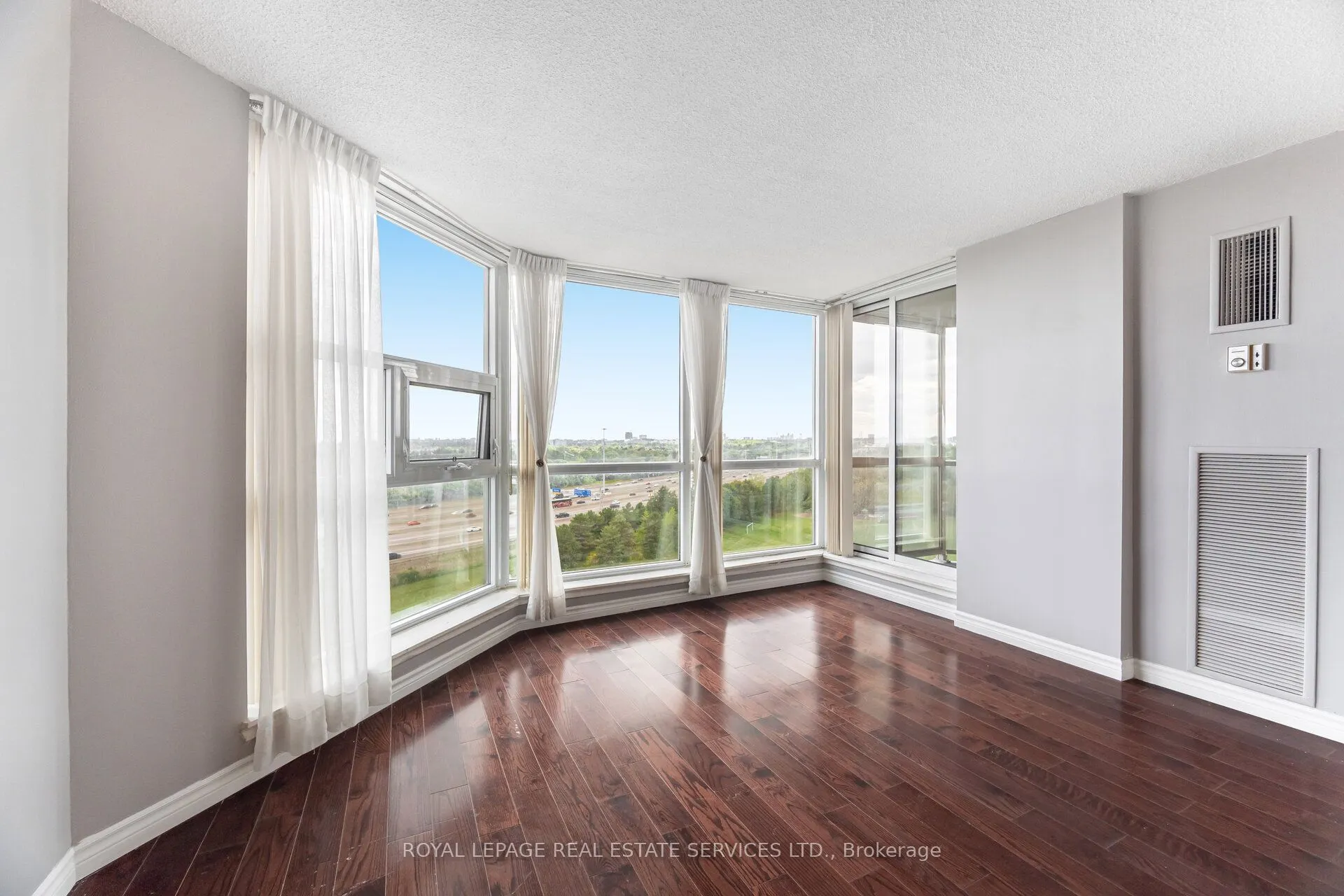 20 Dean Park Road, #1102