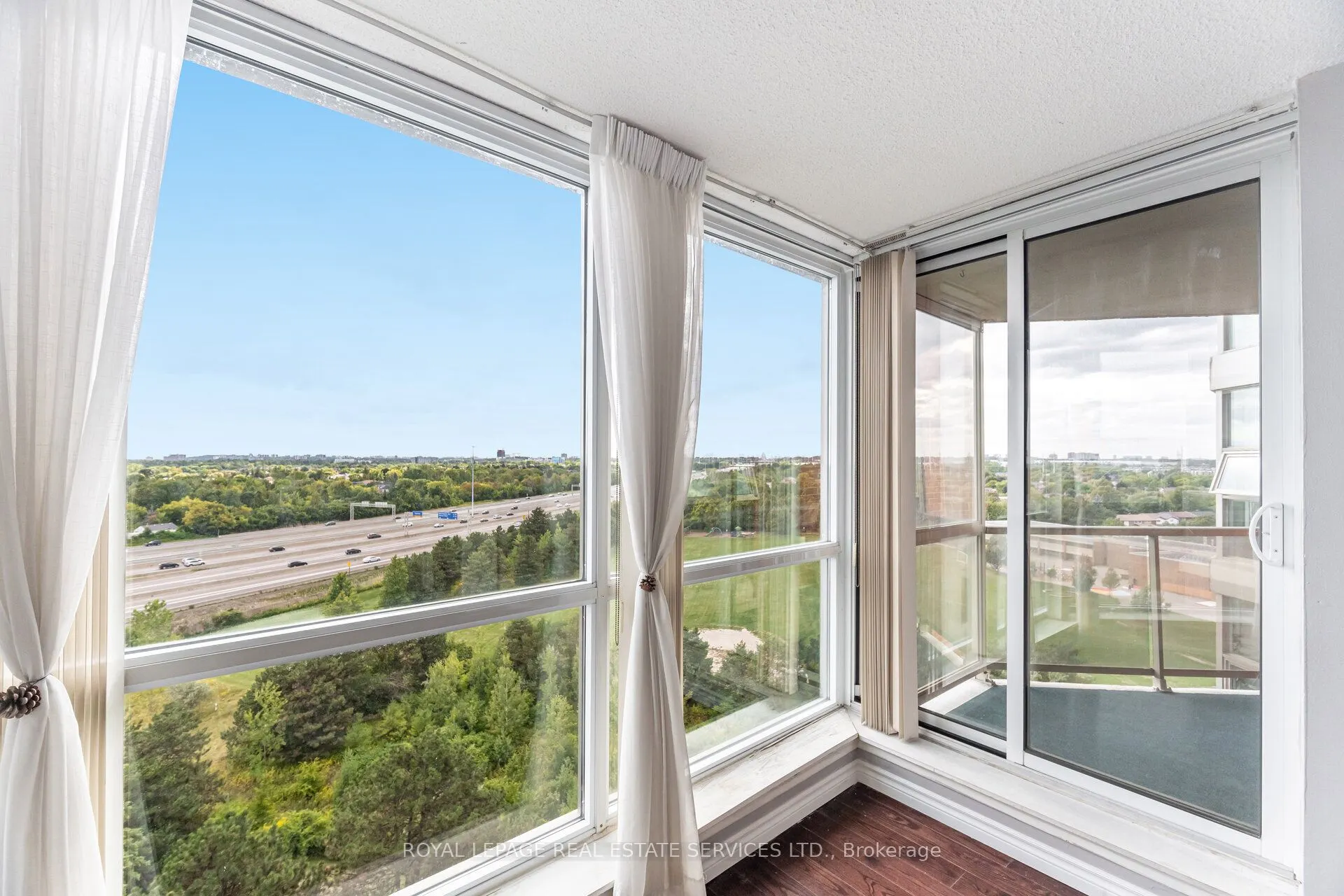 20 Dean Park Road, #1102