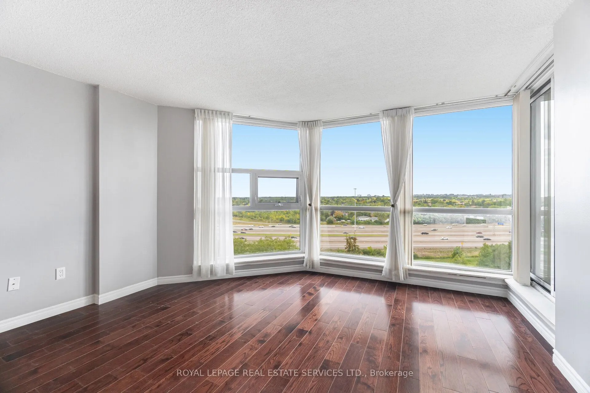 20 Dean Park Road, #1102
