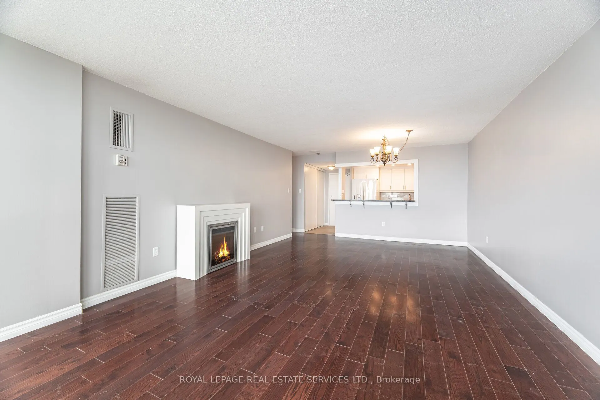 20 Dean Park Road, #1102