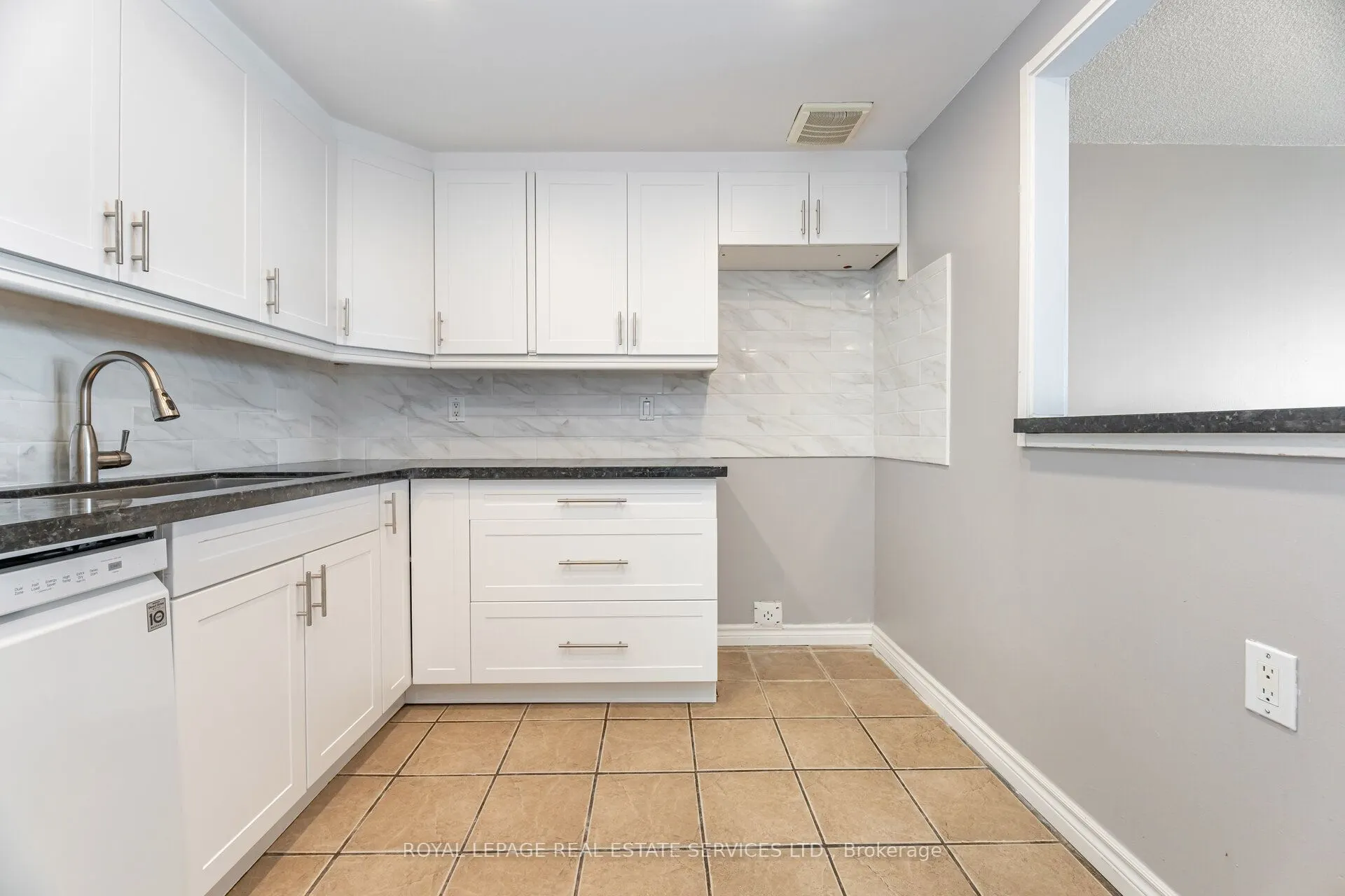 20 Dean Park Road, #1102