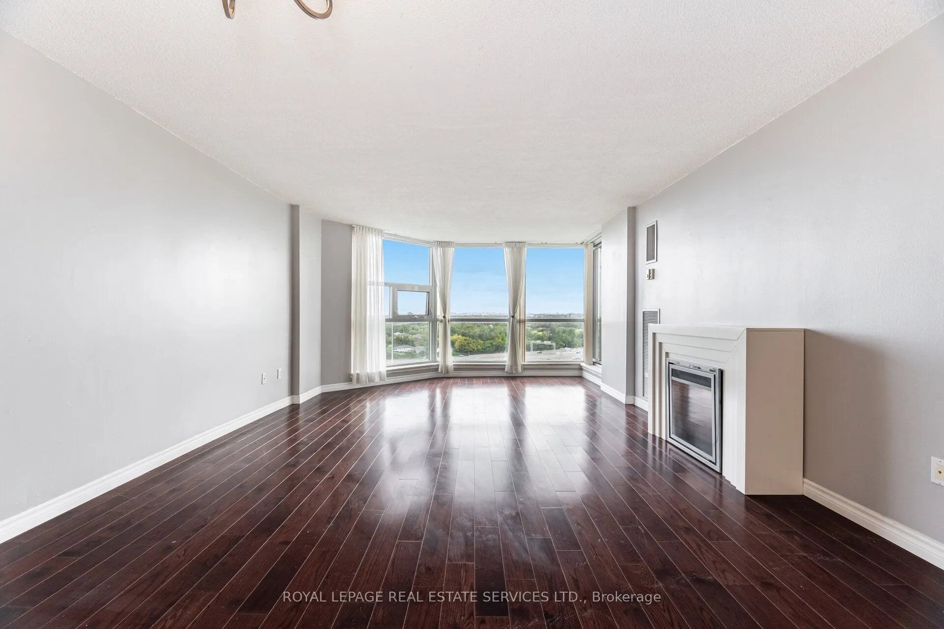 20 Dean Park Road, #1102