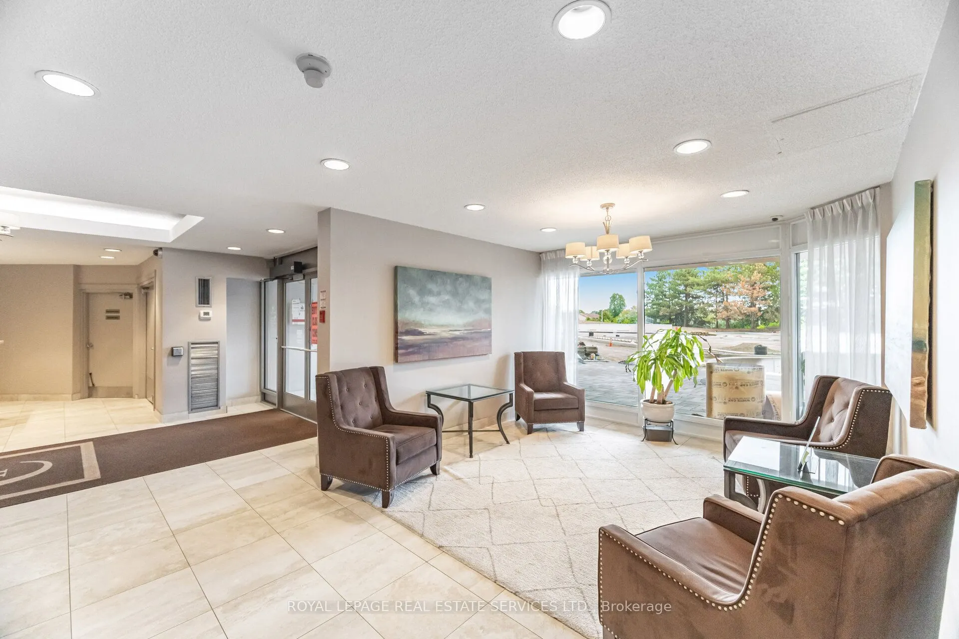 20 Dean Park Road, #1102