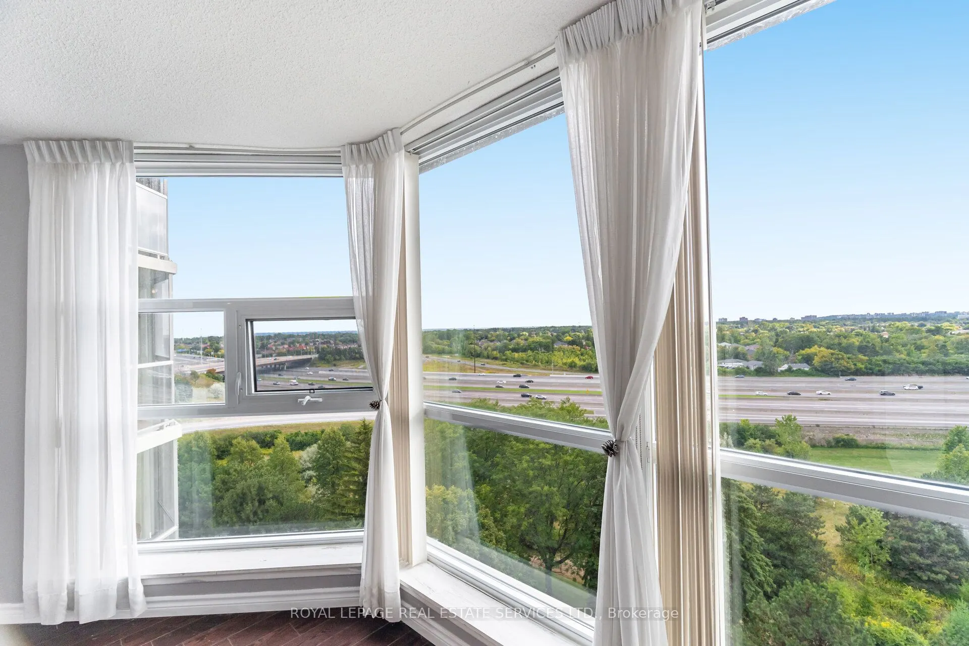 20 Dean Park Road, #1102
