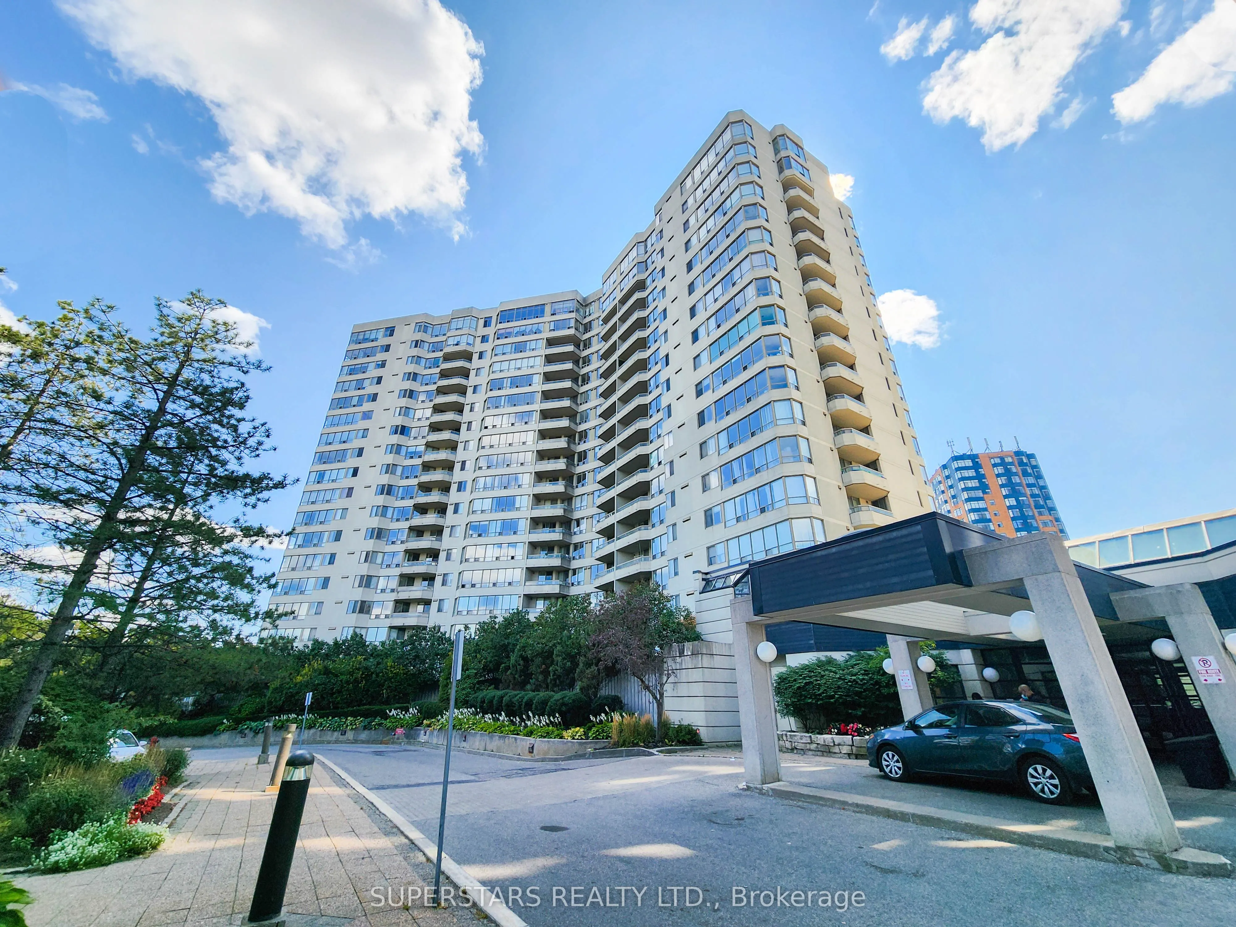 150 Alton Towers Circle, #813