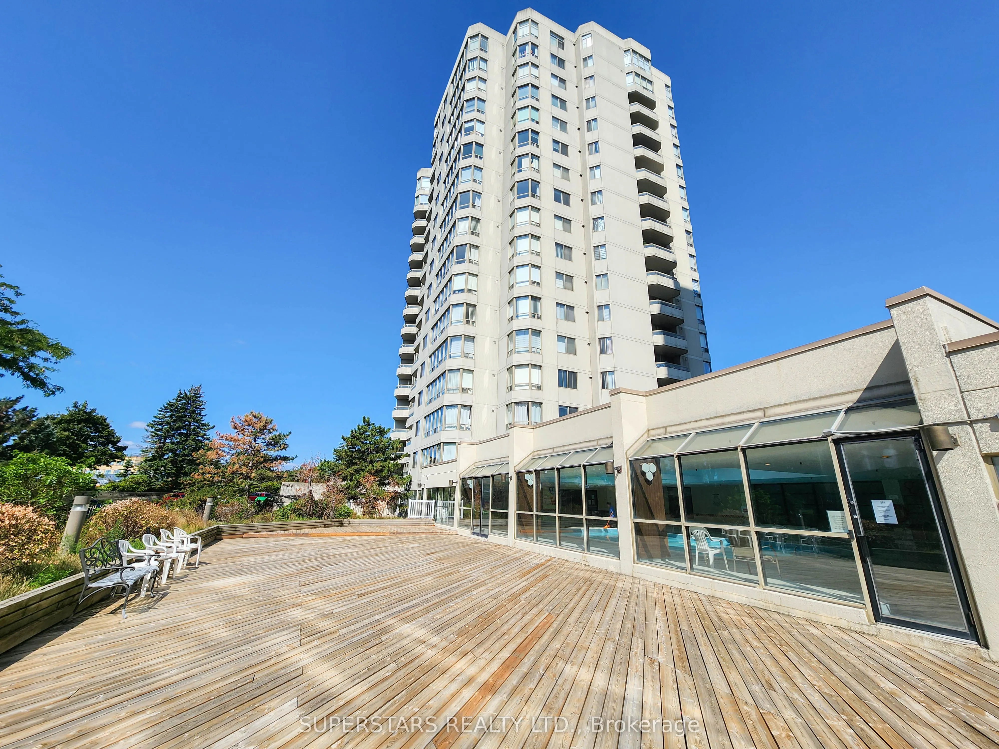 150 Alton Towers Circle, #813