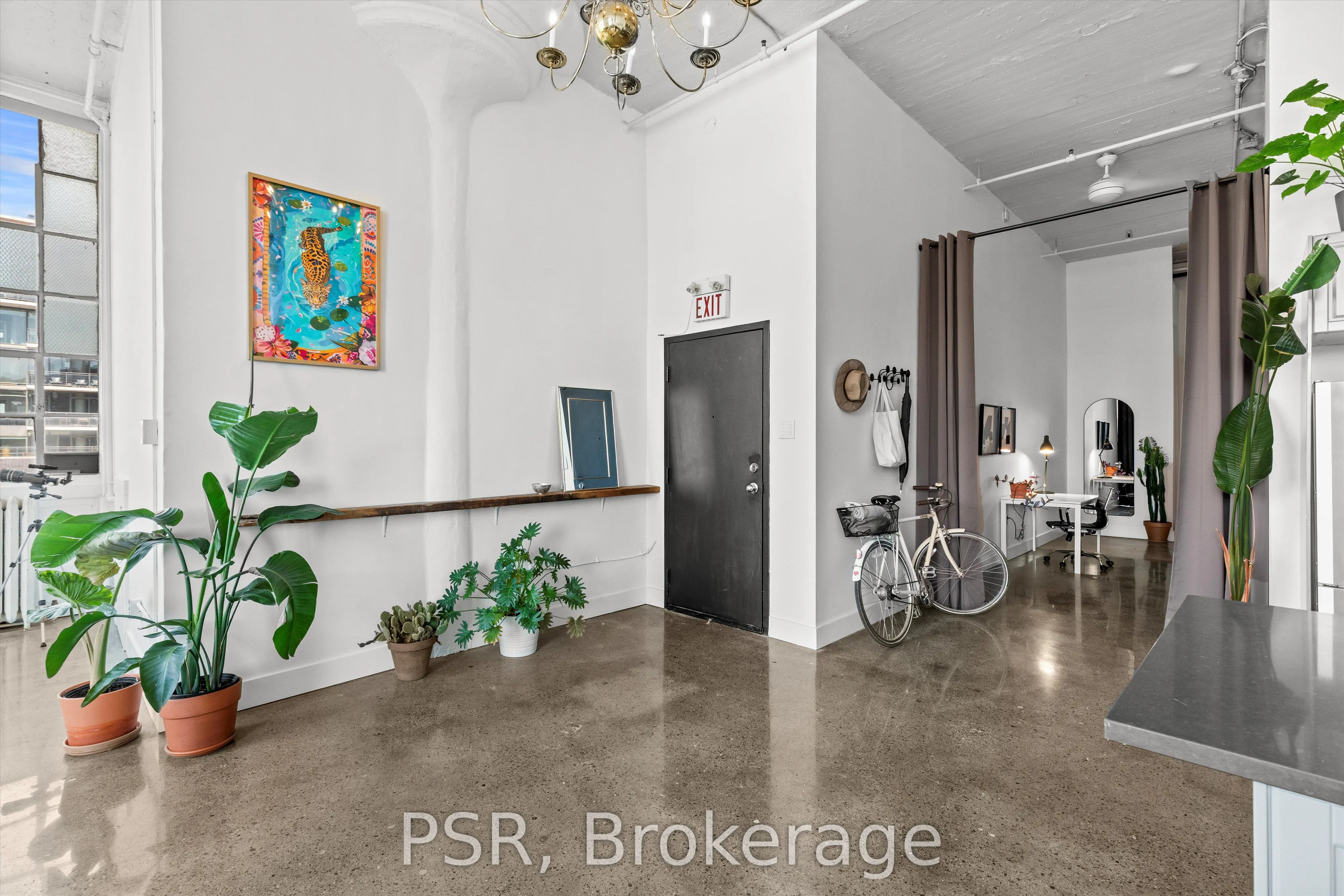 245 Carlaw Avenue, #400