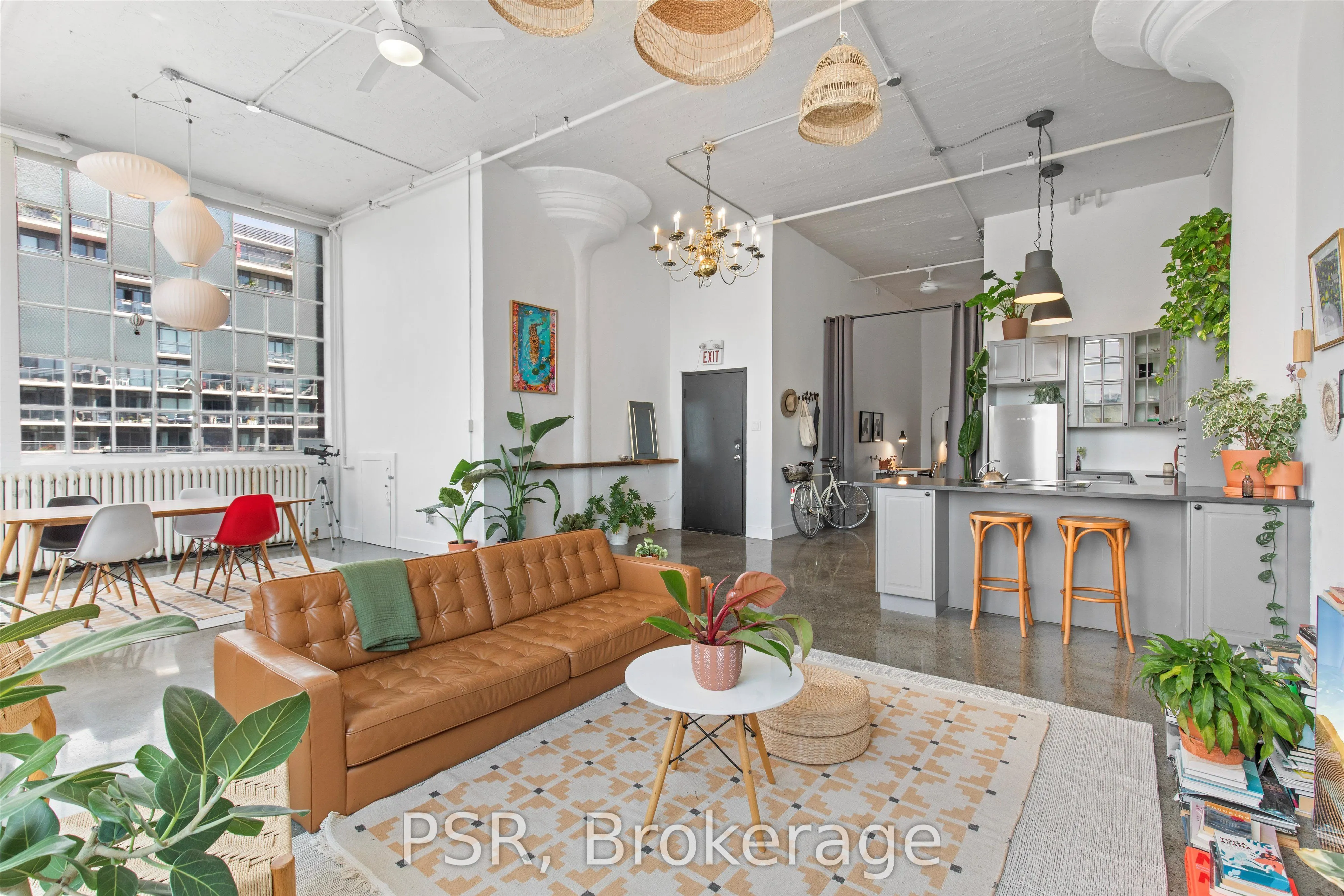 245 Carlaw Avenue, #400