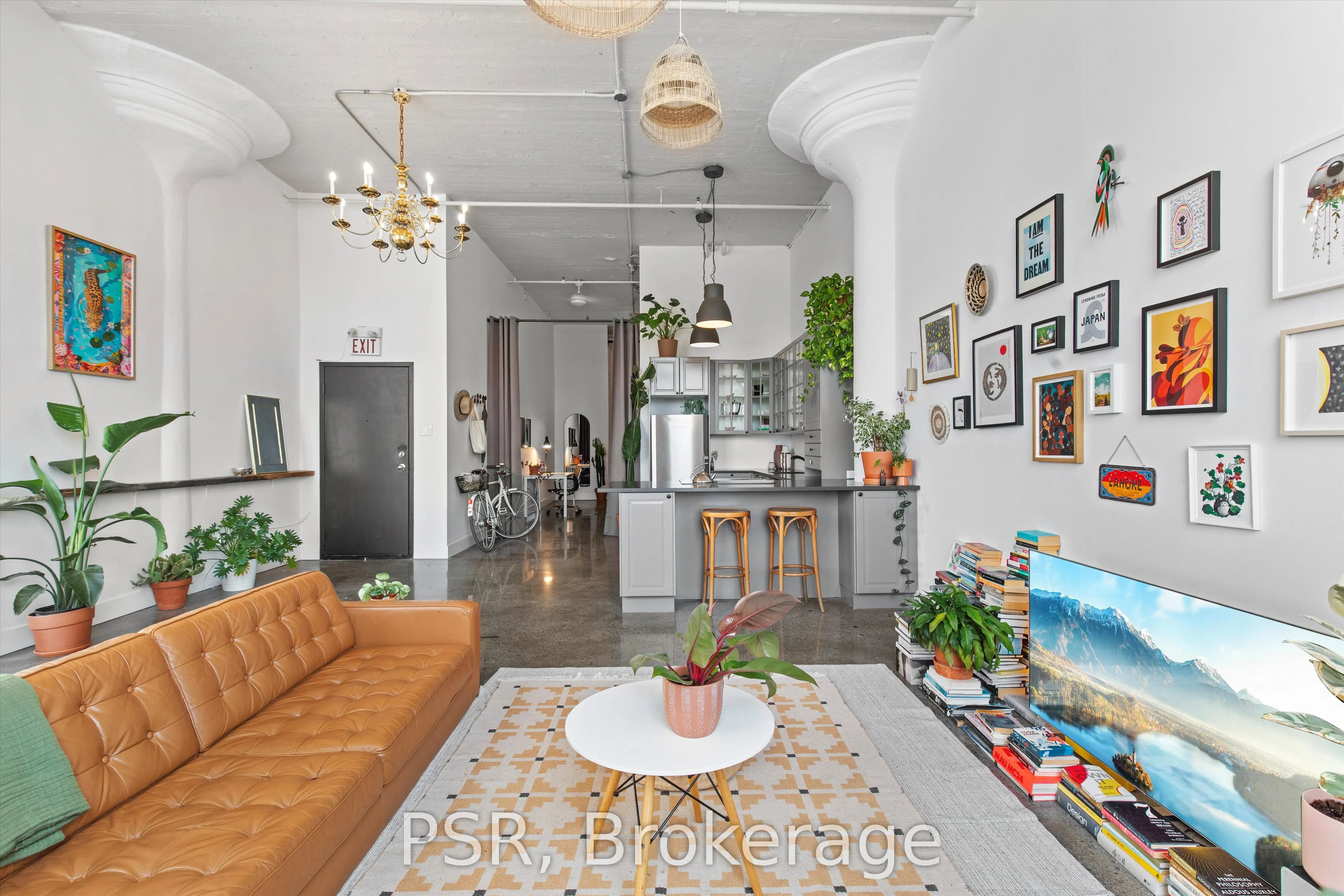 245 Carlaw Avenue, #400