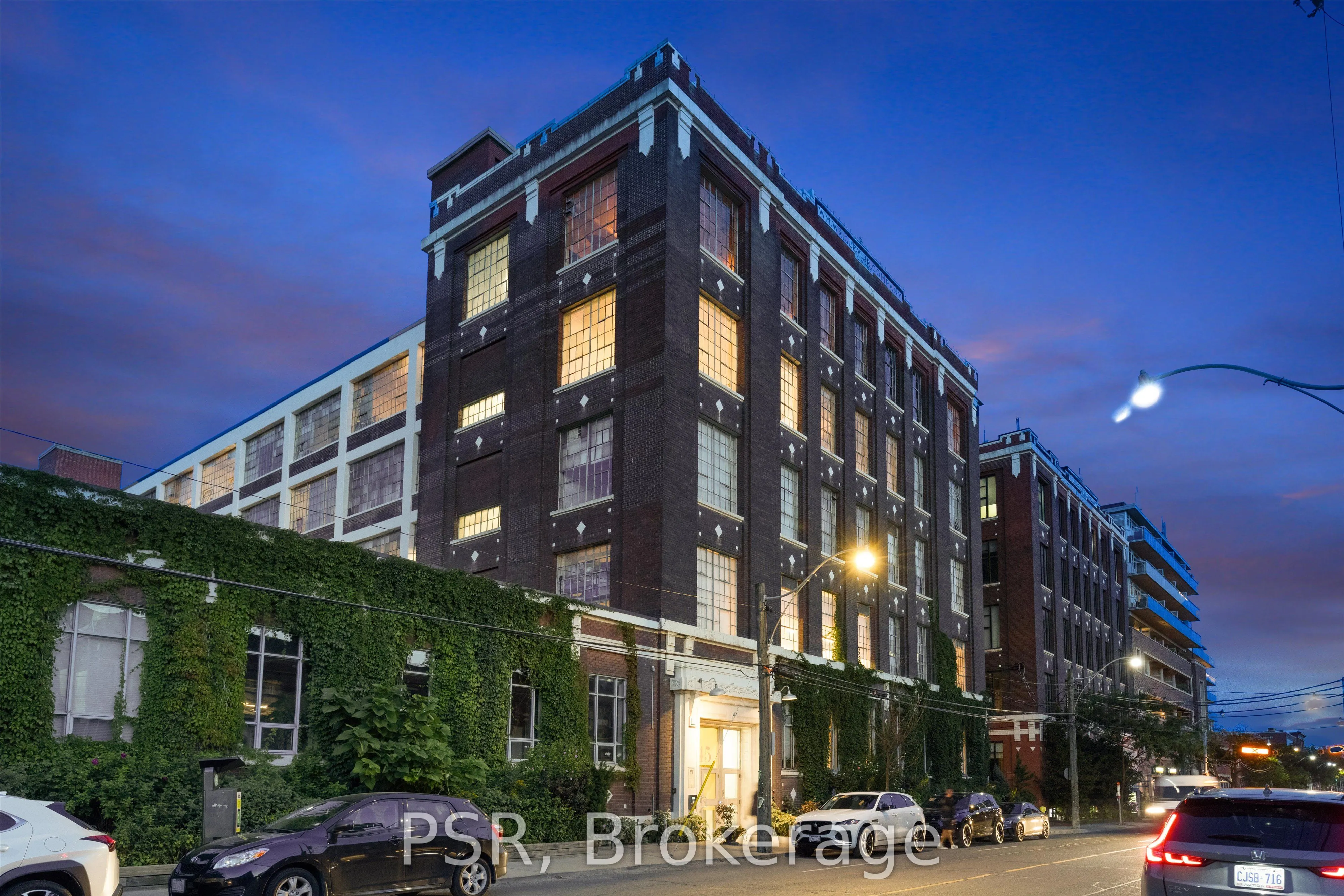 245 Carlaw Avenue, #400