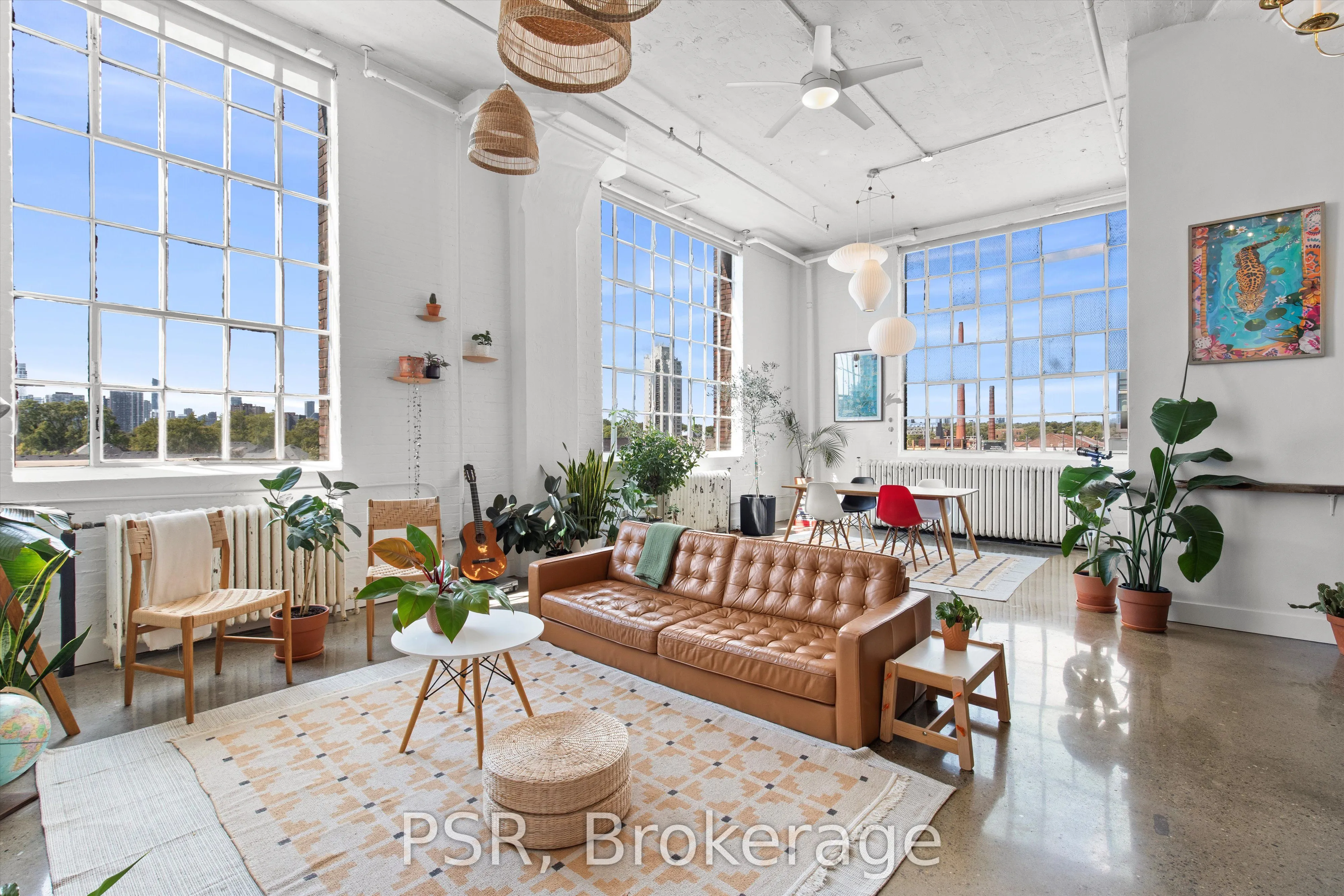 245 Carlaw Avenue, #400
