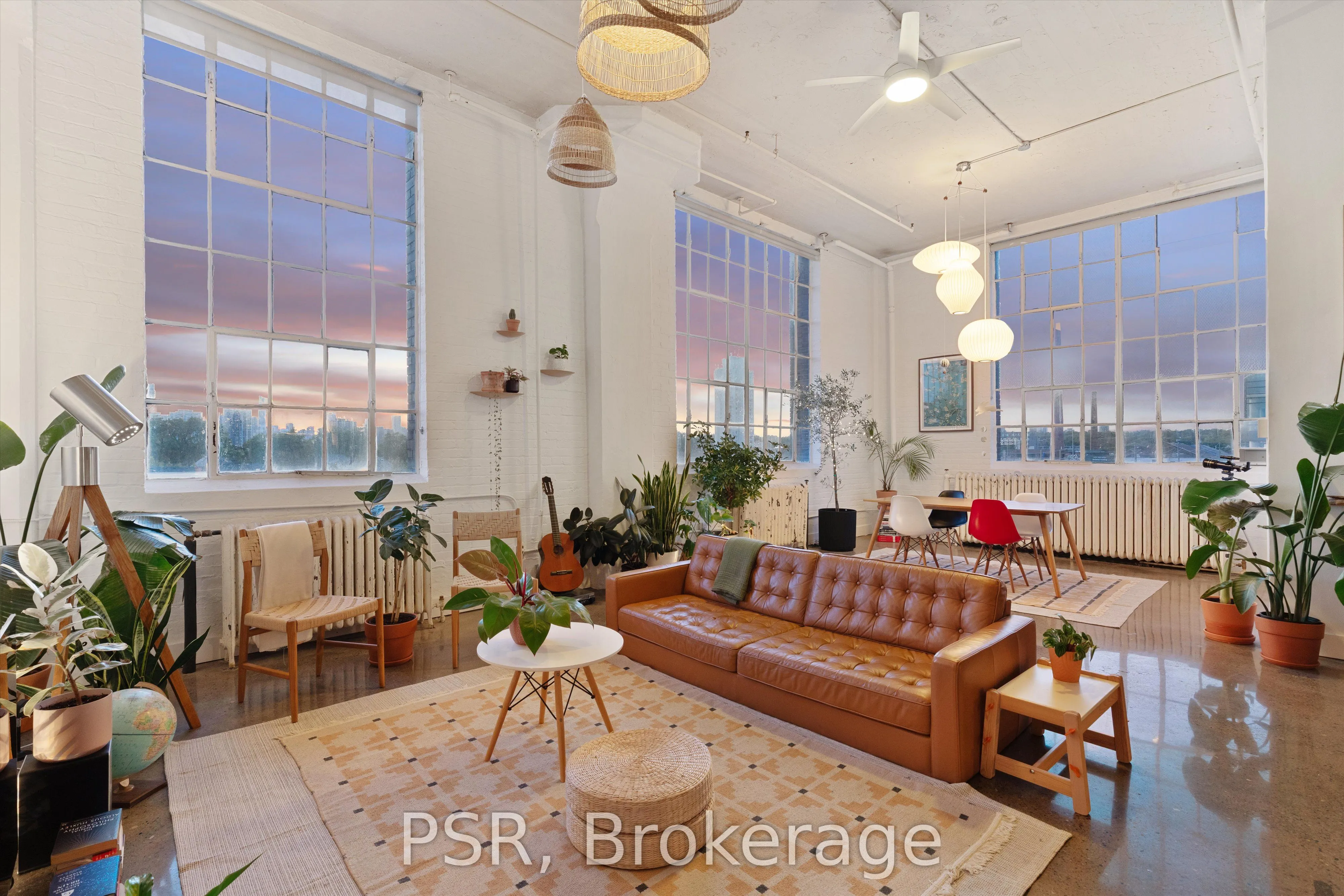 245 Carlaw Avenue, #400