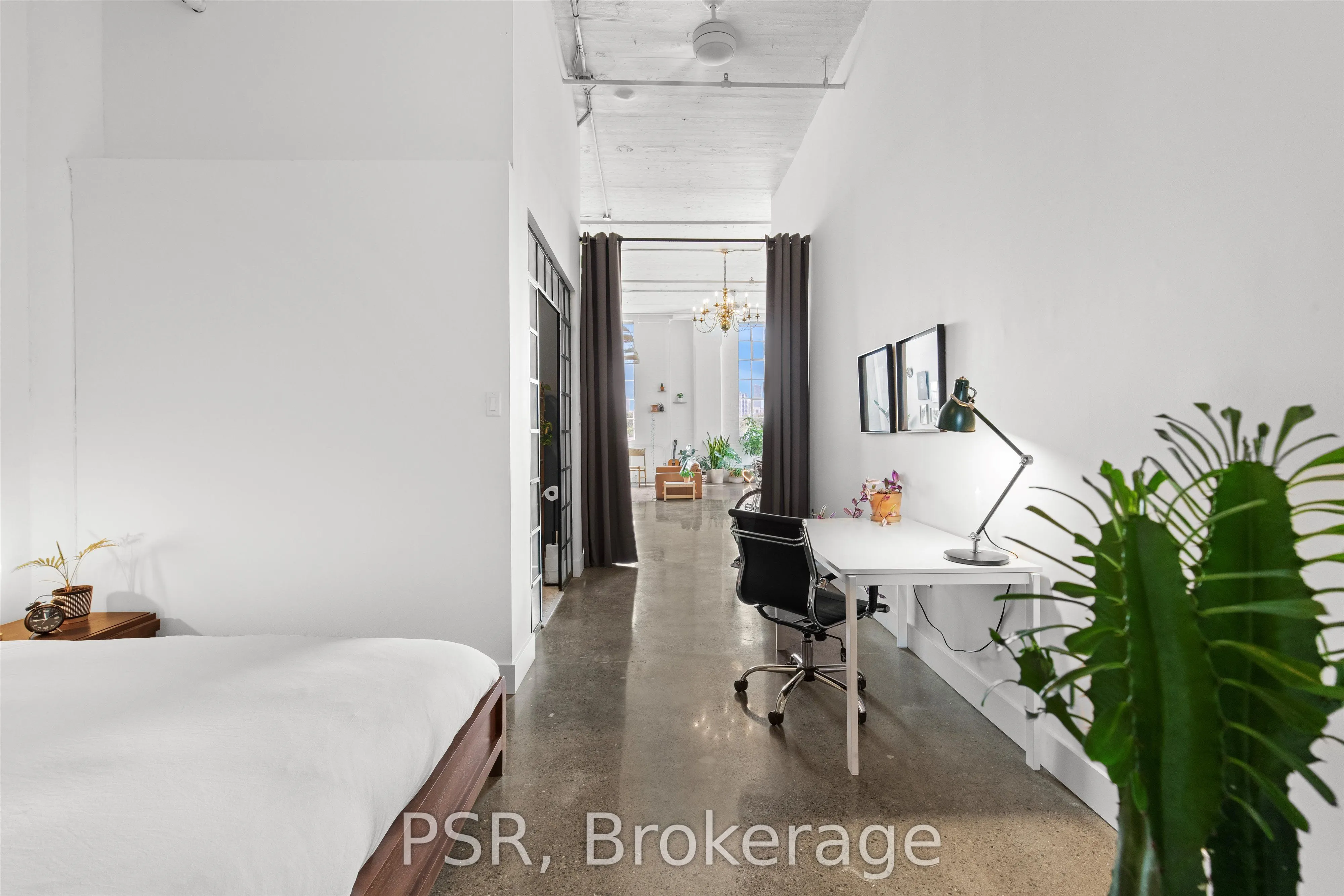 245 Carlaw Avenue, #400
