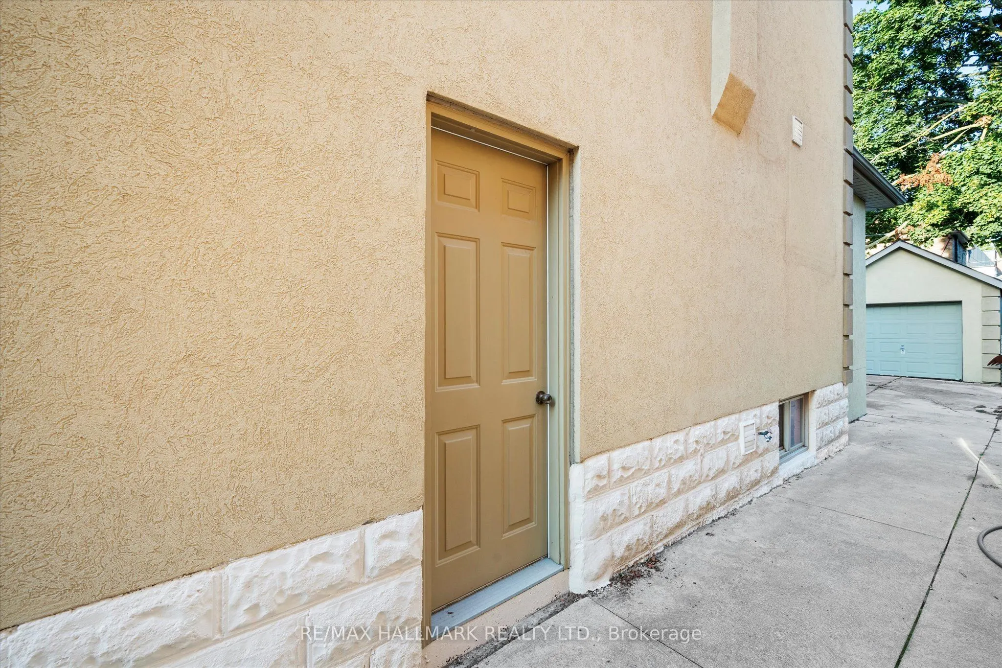 107 Wineva Avenue