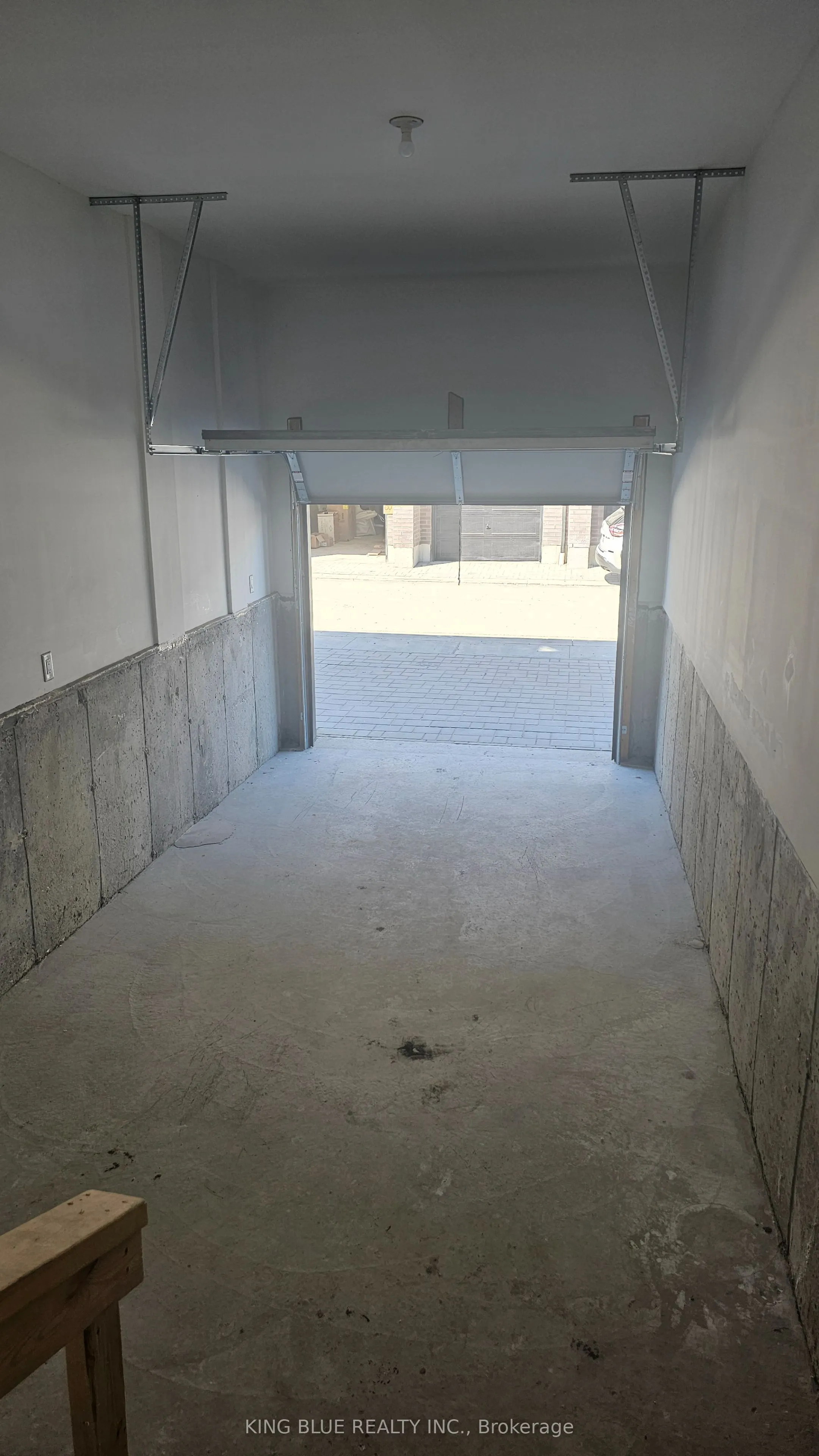 #1415 - 1695 Dersan Street, #1415