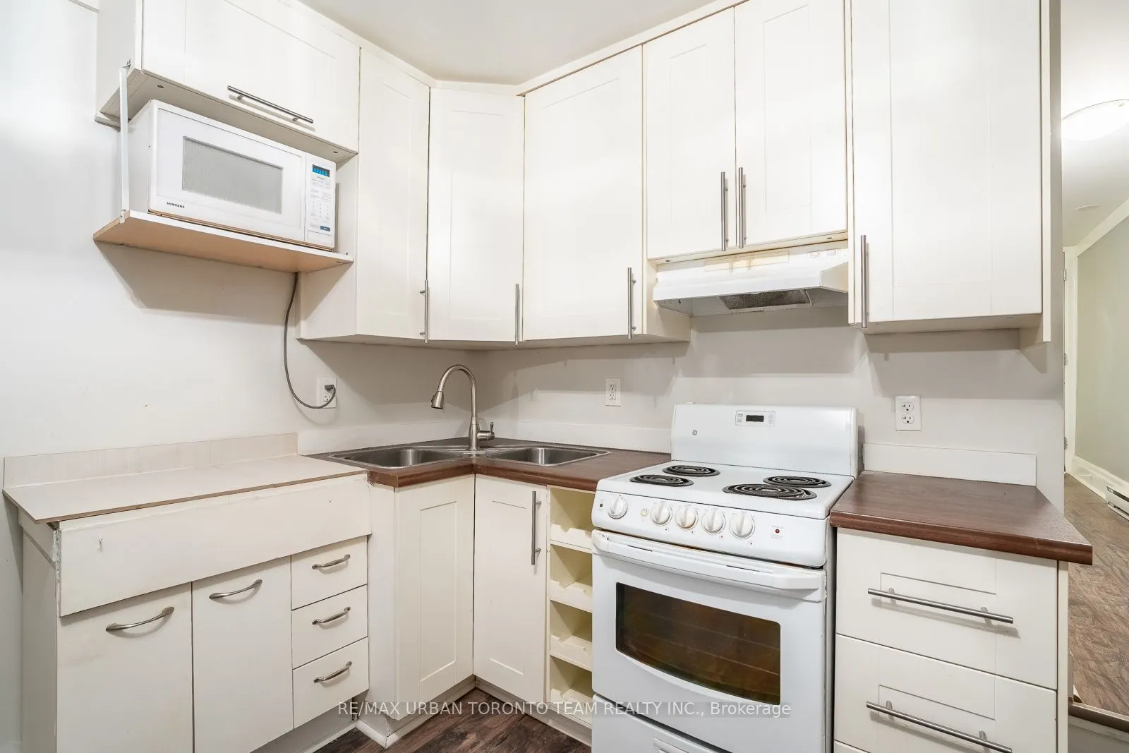 115A Coxwell Avenue, #Lower