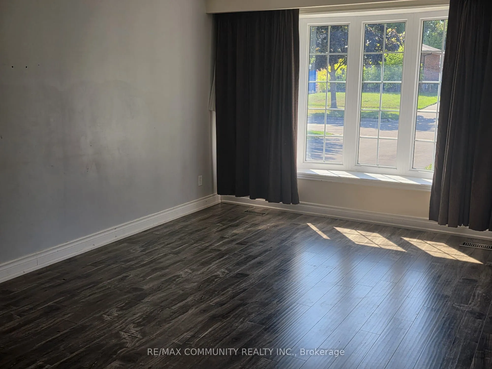 345 Fairlawn St Street, #Main