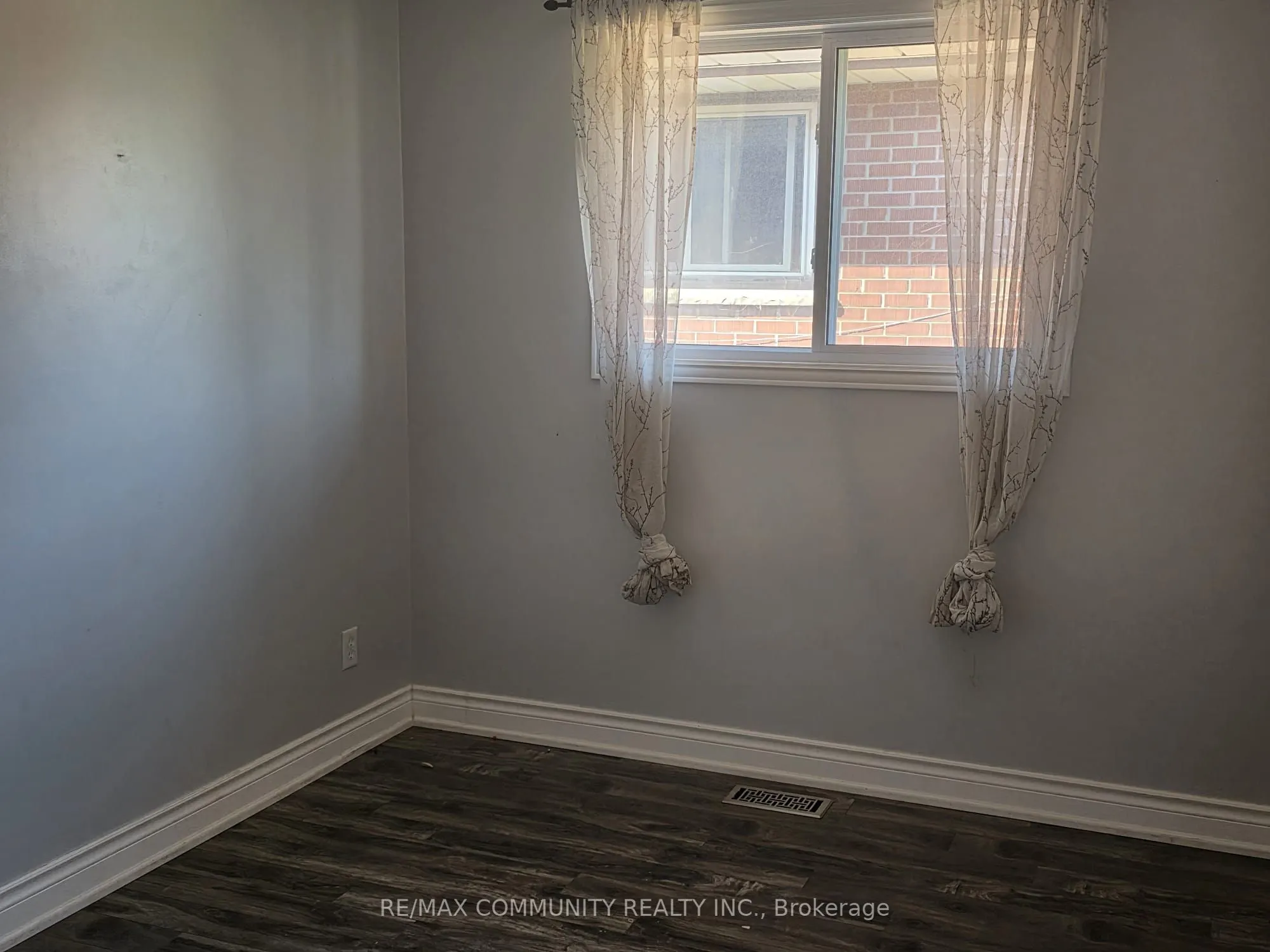 345 Fairlawn St Street, #Main