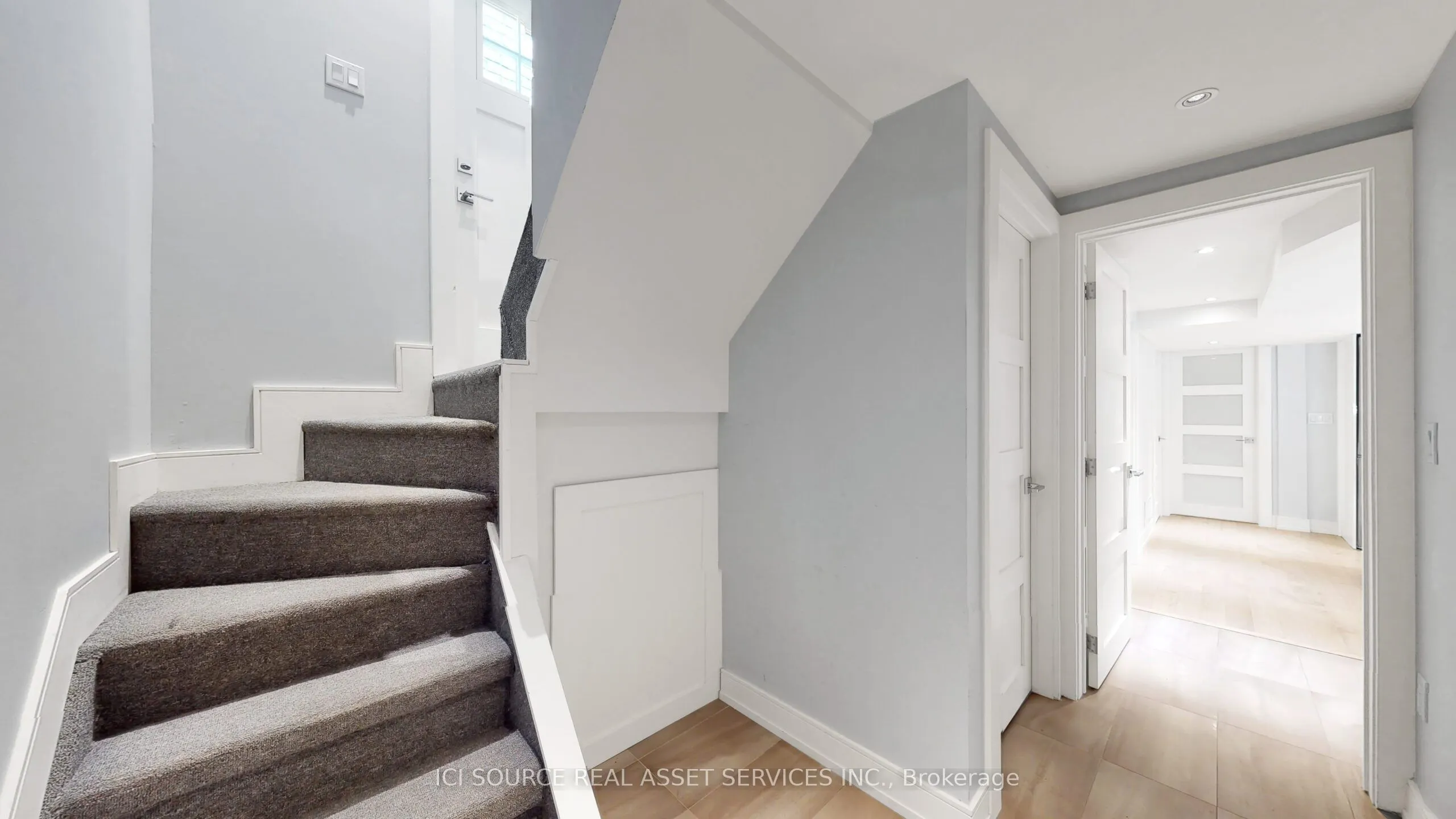 33 Davies Crescent, #Lower
