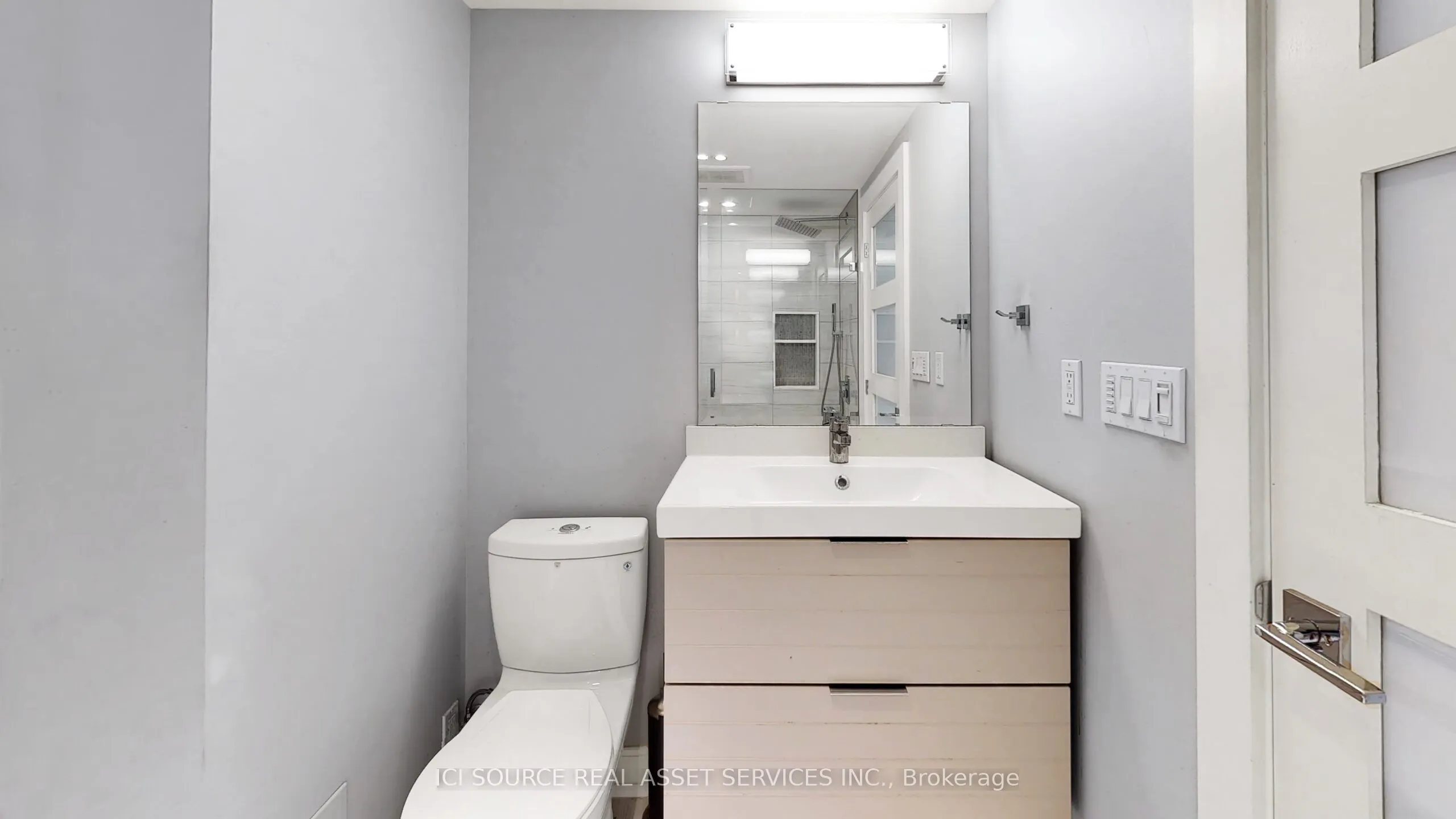 33 Davies Crescent, #Lower