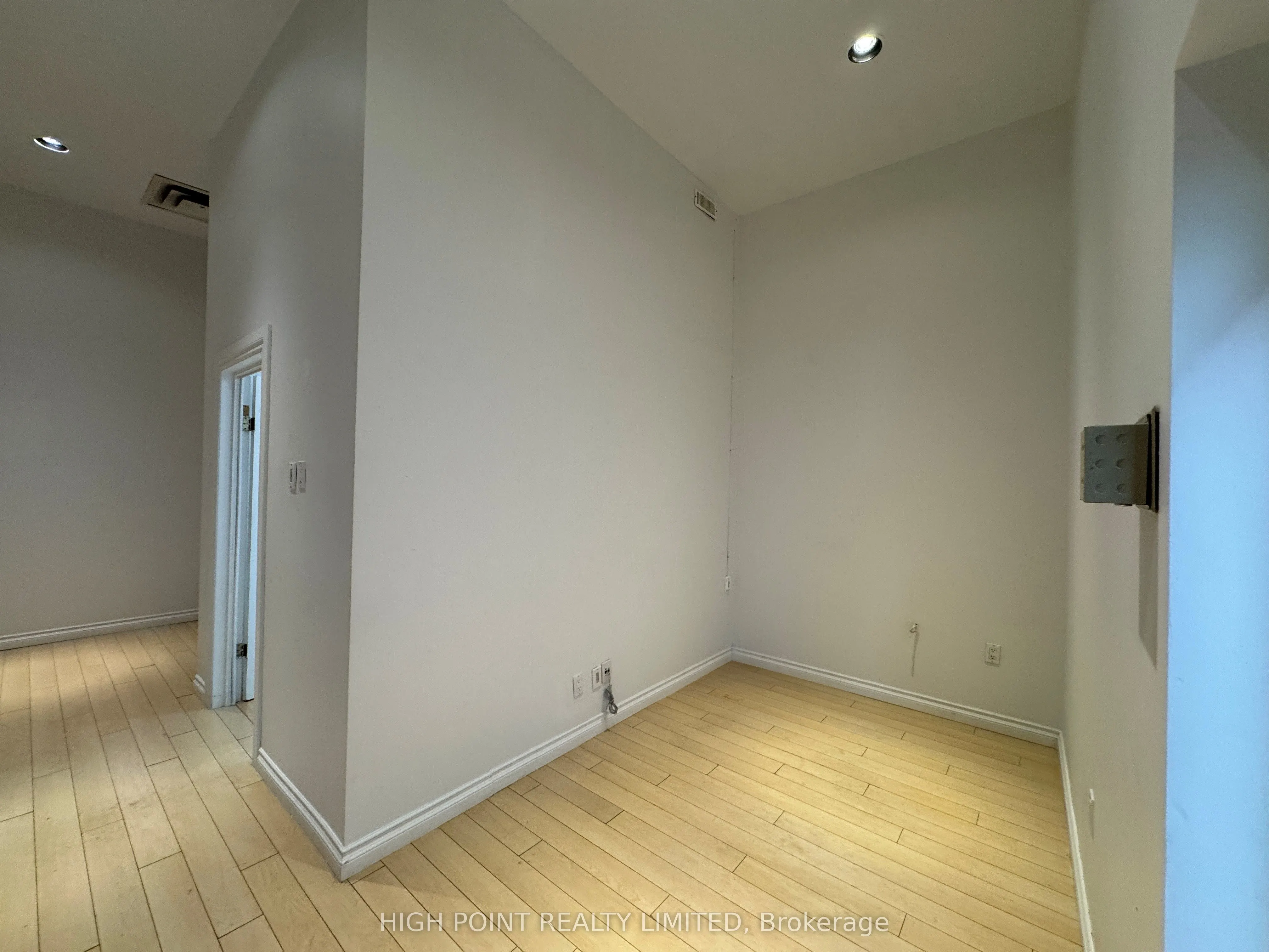 33 Villiers Street, #102