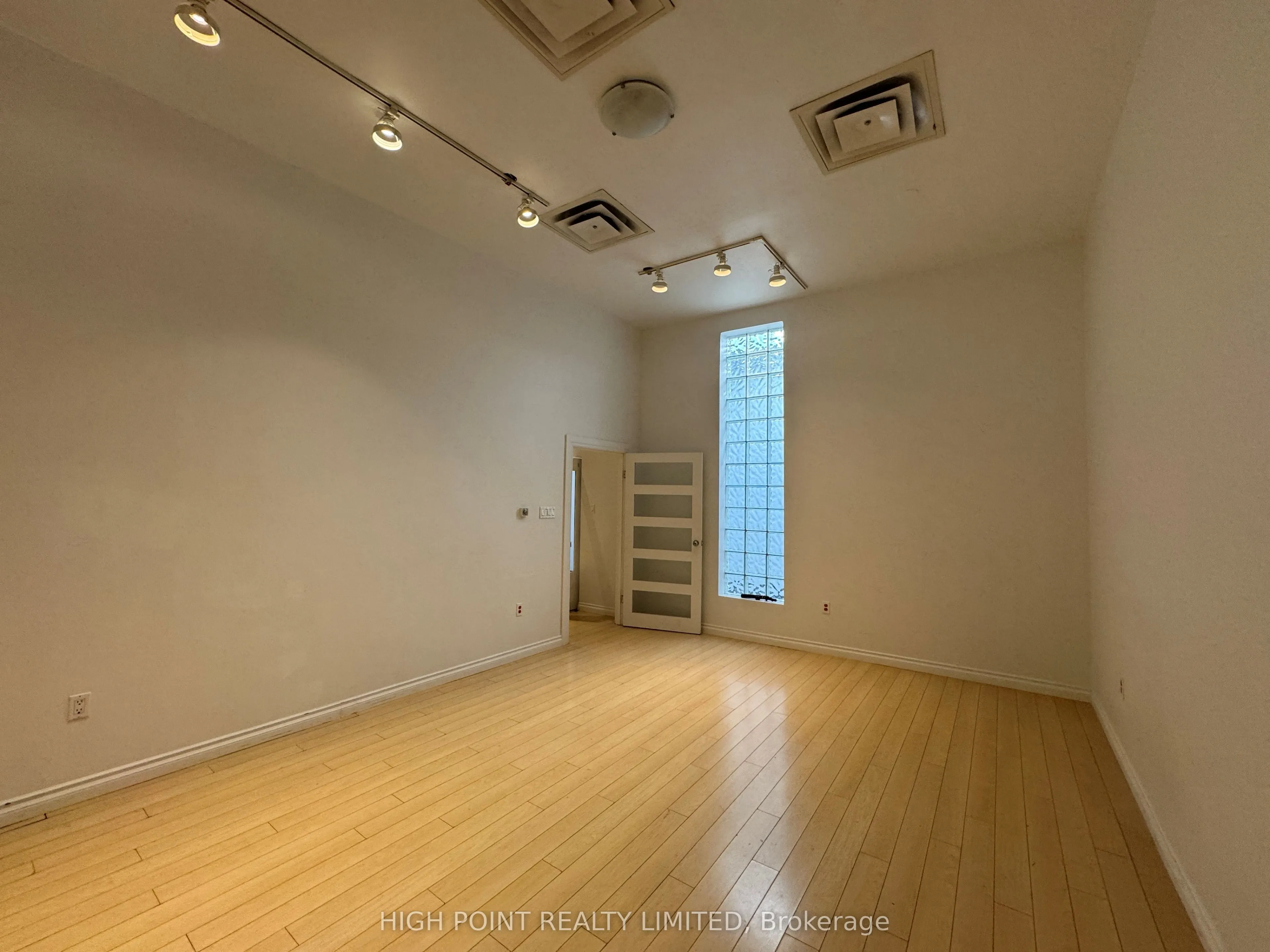 33 Villiers Street, #102