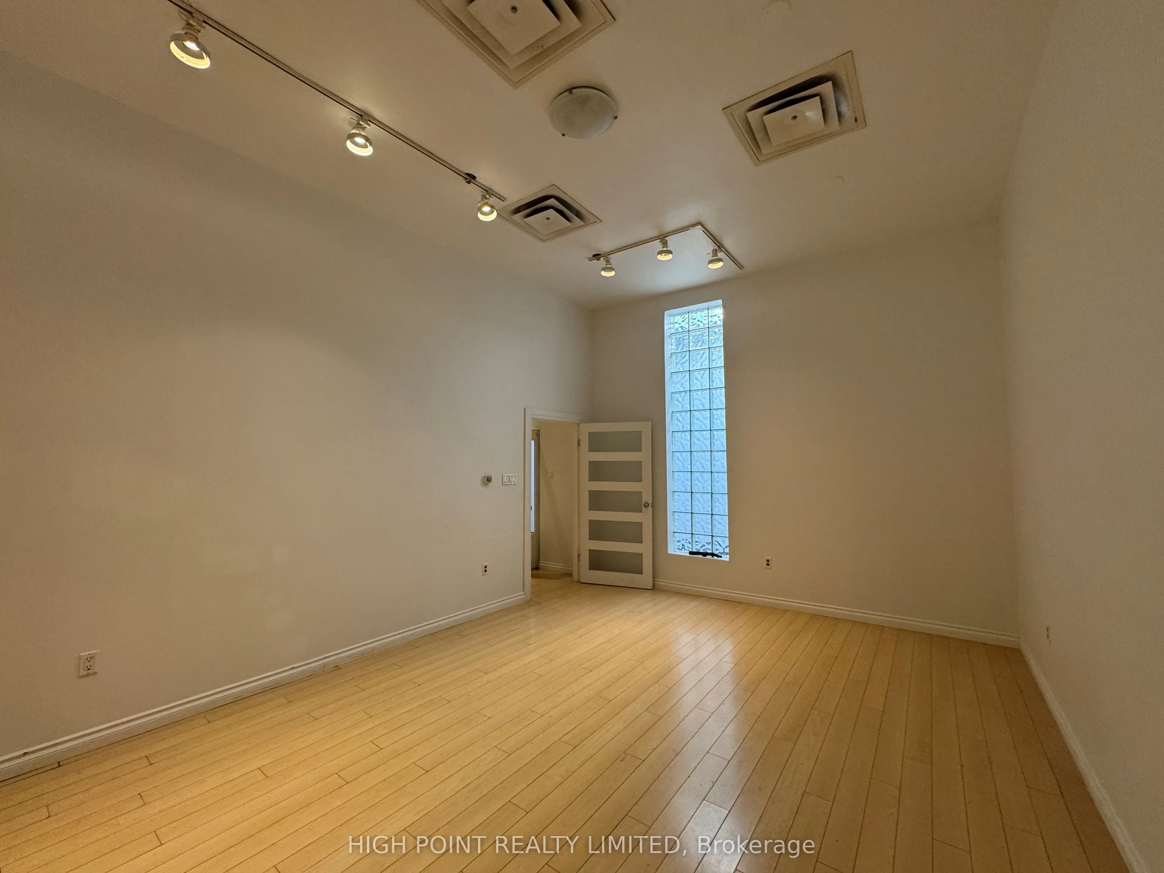 33 Villiers Street, #102