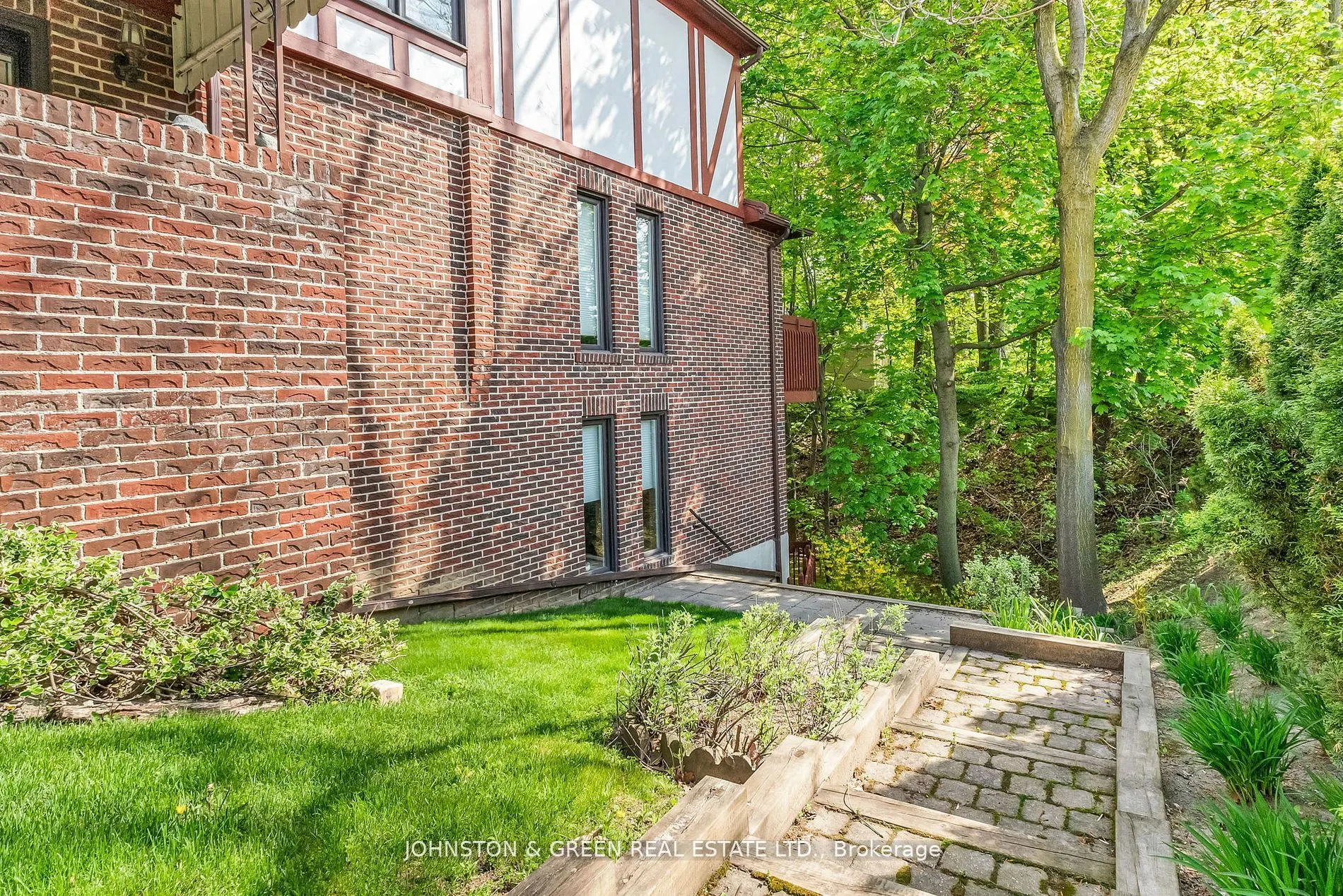 1 Woodvale Crescent