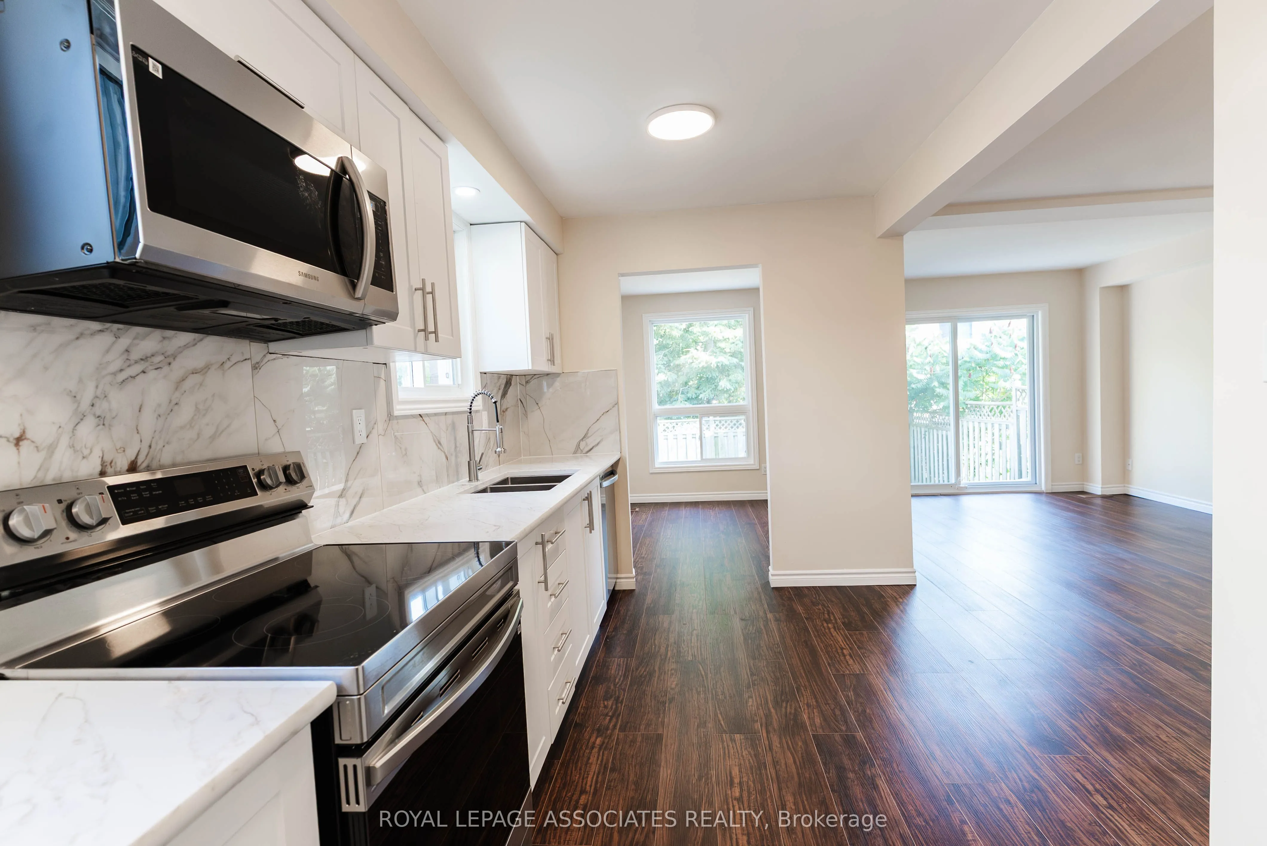 1553 Norwill Crescent