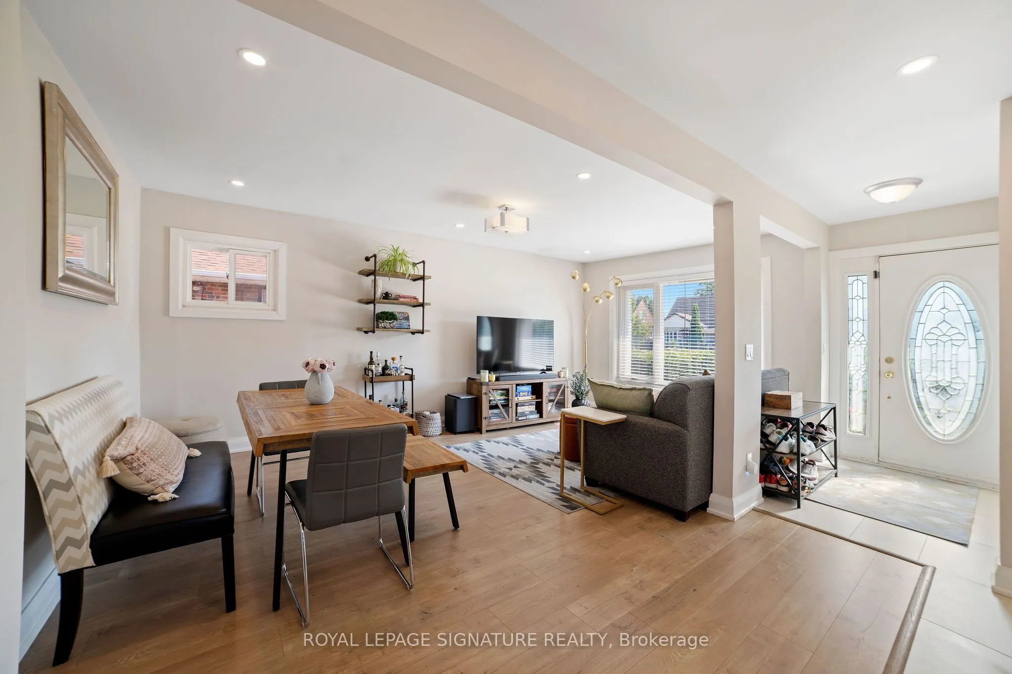 1528 Pharmacy Avenue, #Main