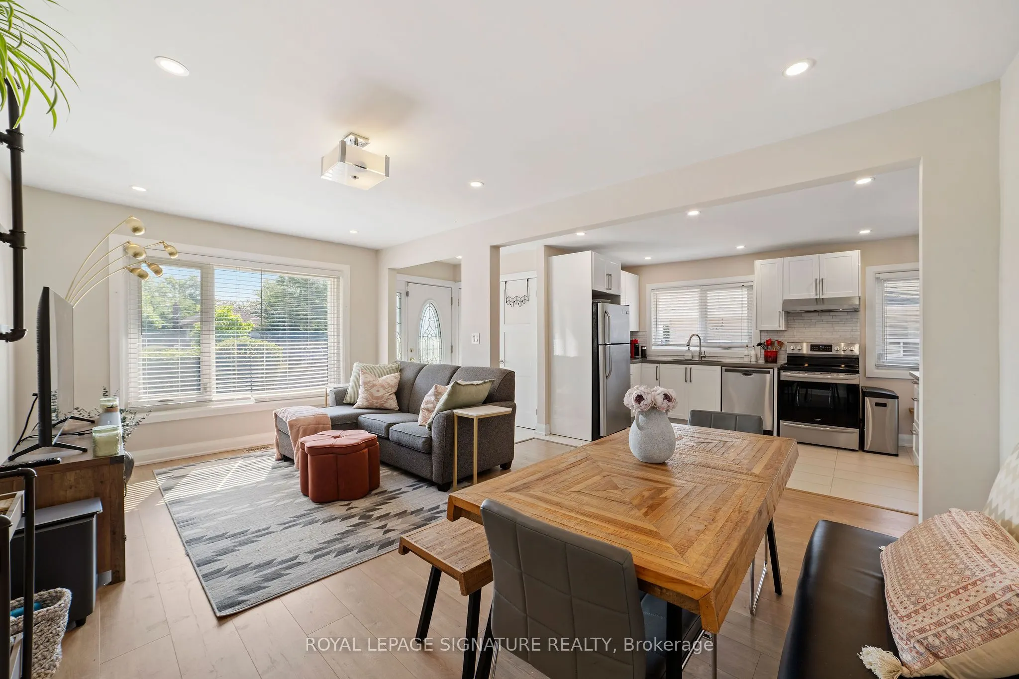 1528 Pharmacy Avenue, #Main