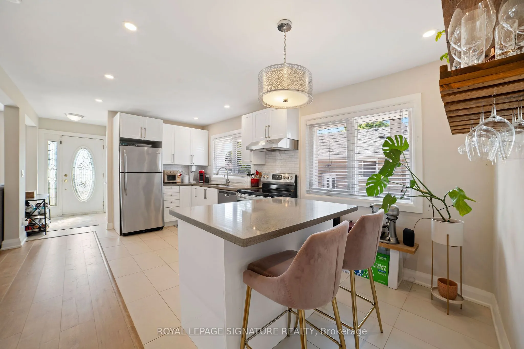 1528 Pharmacy Avenue, #Main