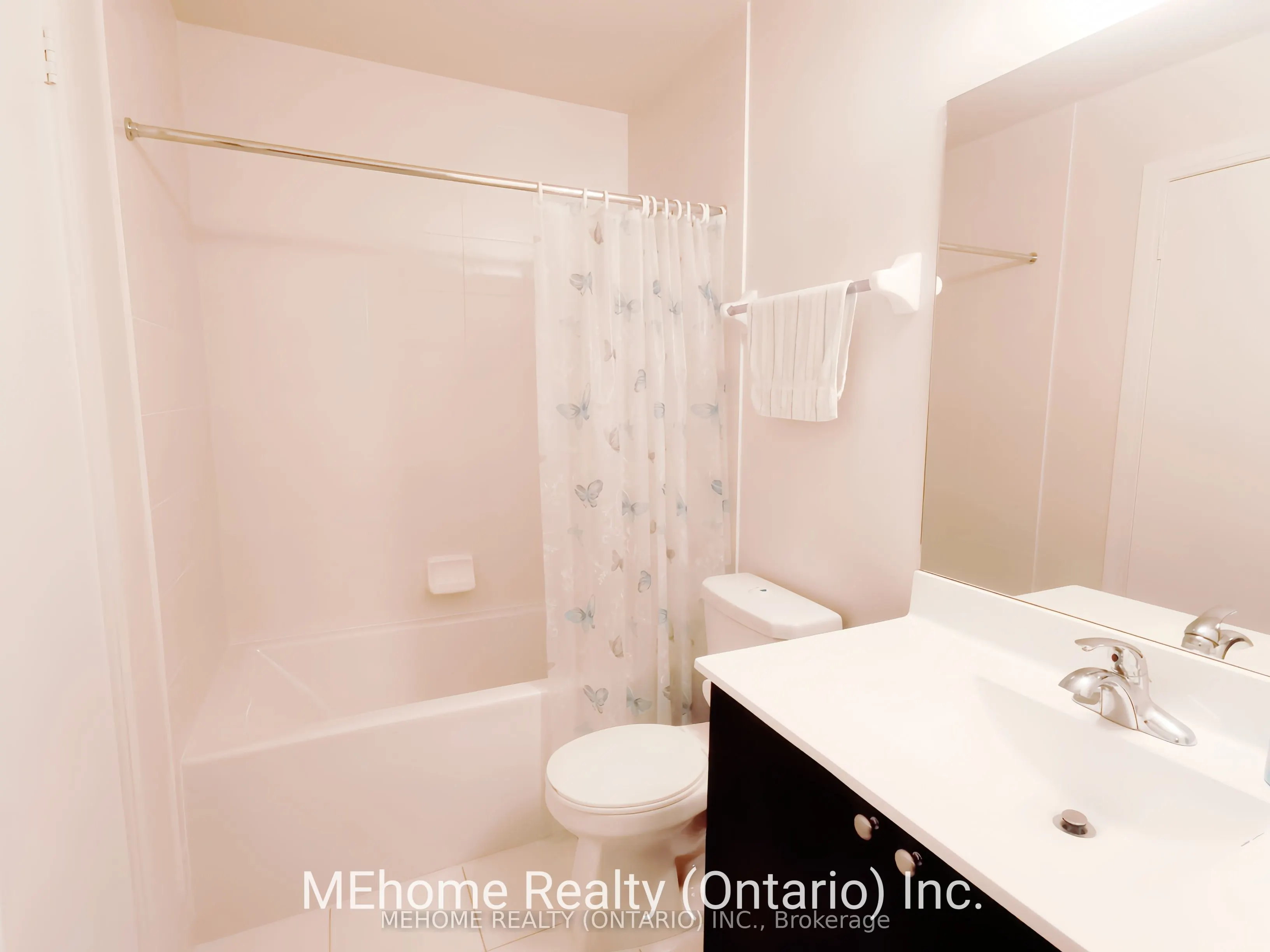 151 Village Green Square, #2207