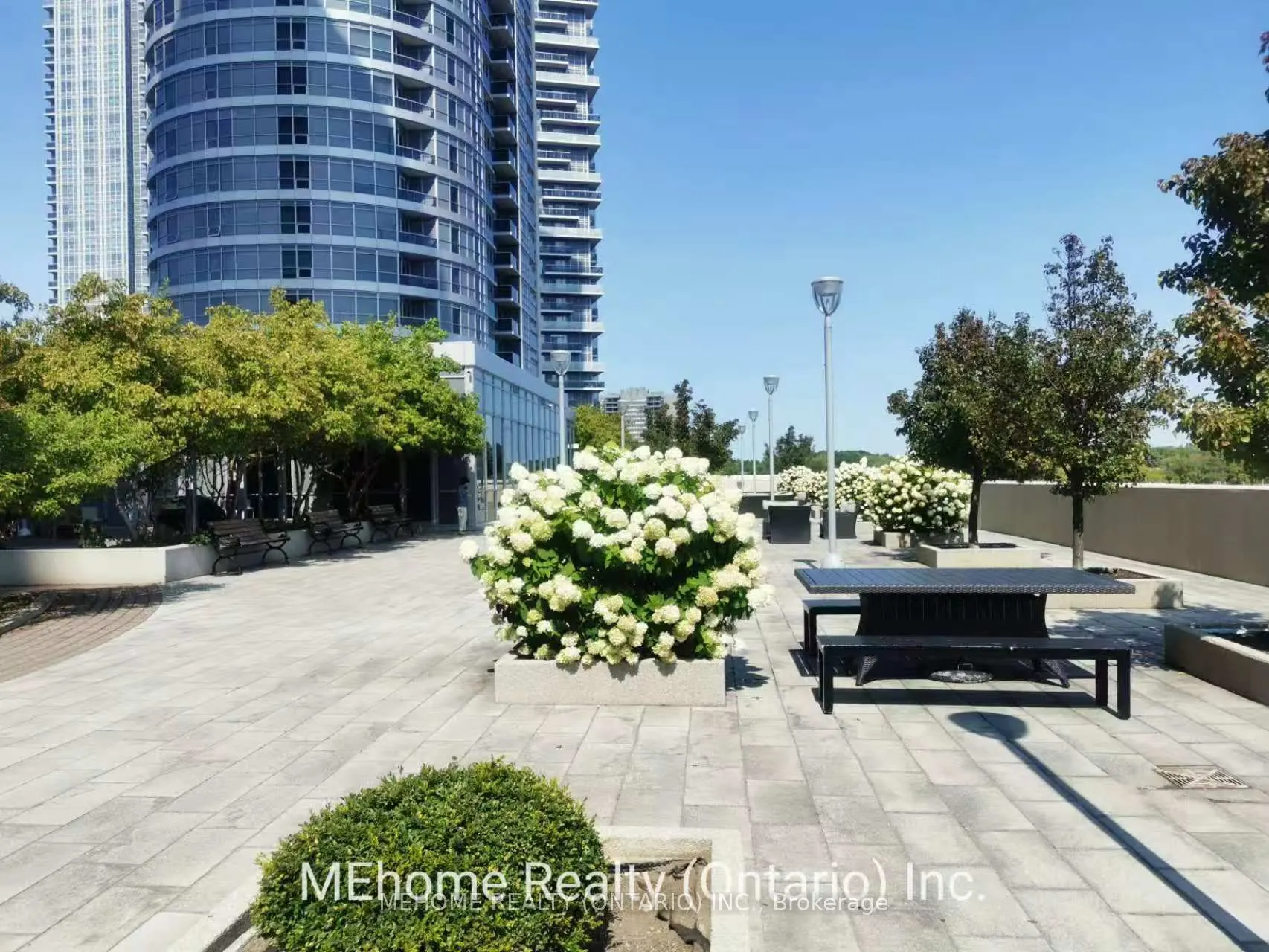 151 Village Green Square, #2207